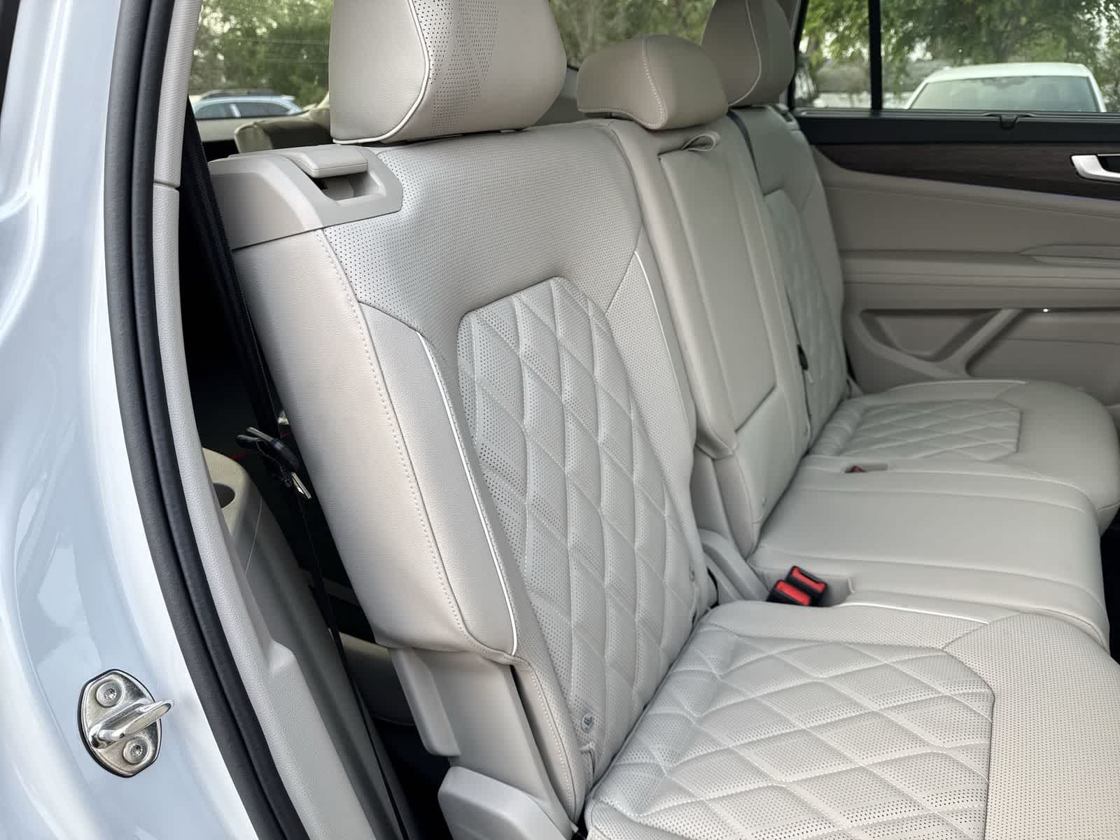 2026 Volkswagen Atlas 2.0T SEL Premium R-Line