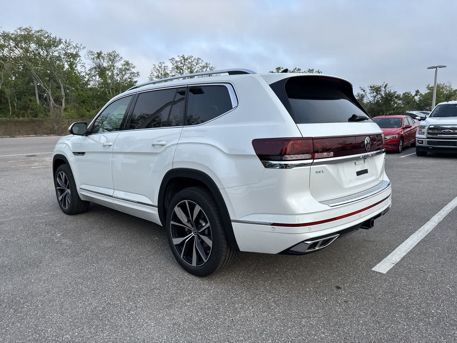 2026 Volkswagen Atlas 2.0T SEL Premium R-Line