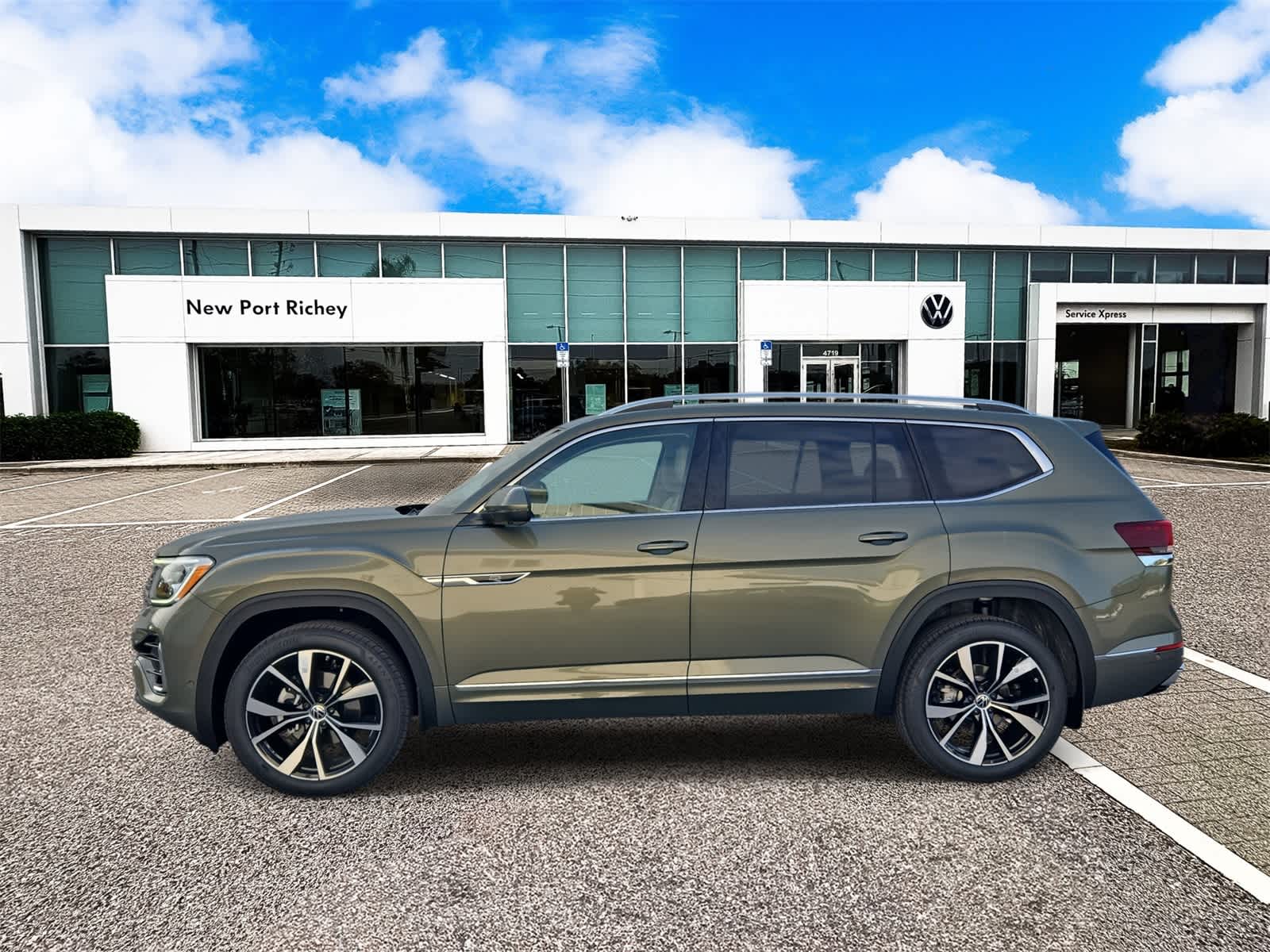2026 Volkswagen Atlas 2.0T SEL Premium R-Line
