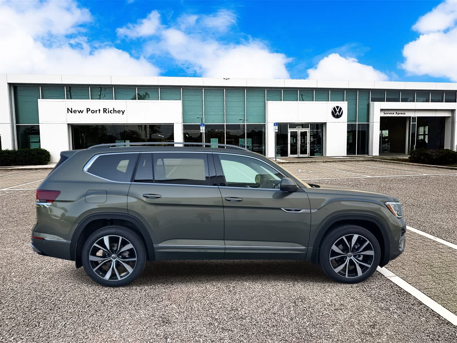 2026 Volkswagen Atlas 2.0T SEL Premium R-Line
