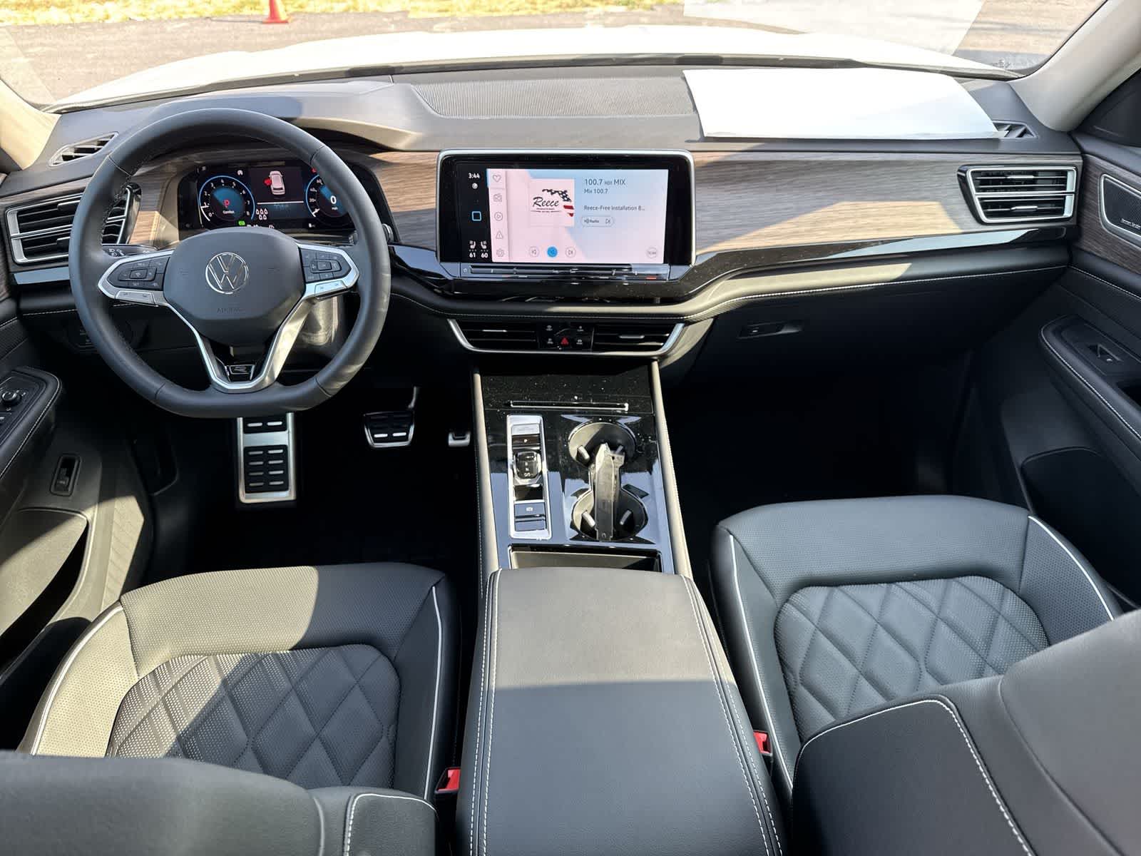 2026 Volkswagen Atlas 2.0T SEL Premium R-Line