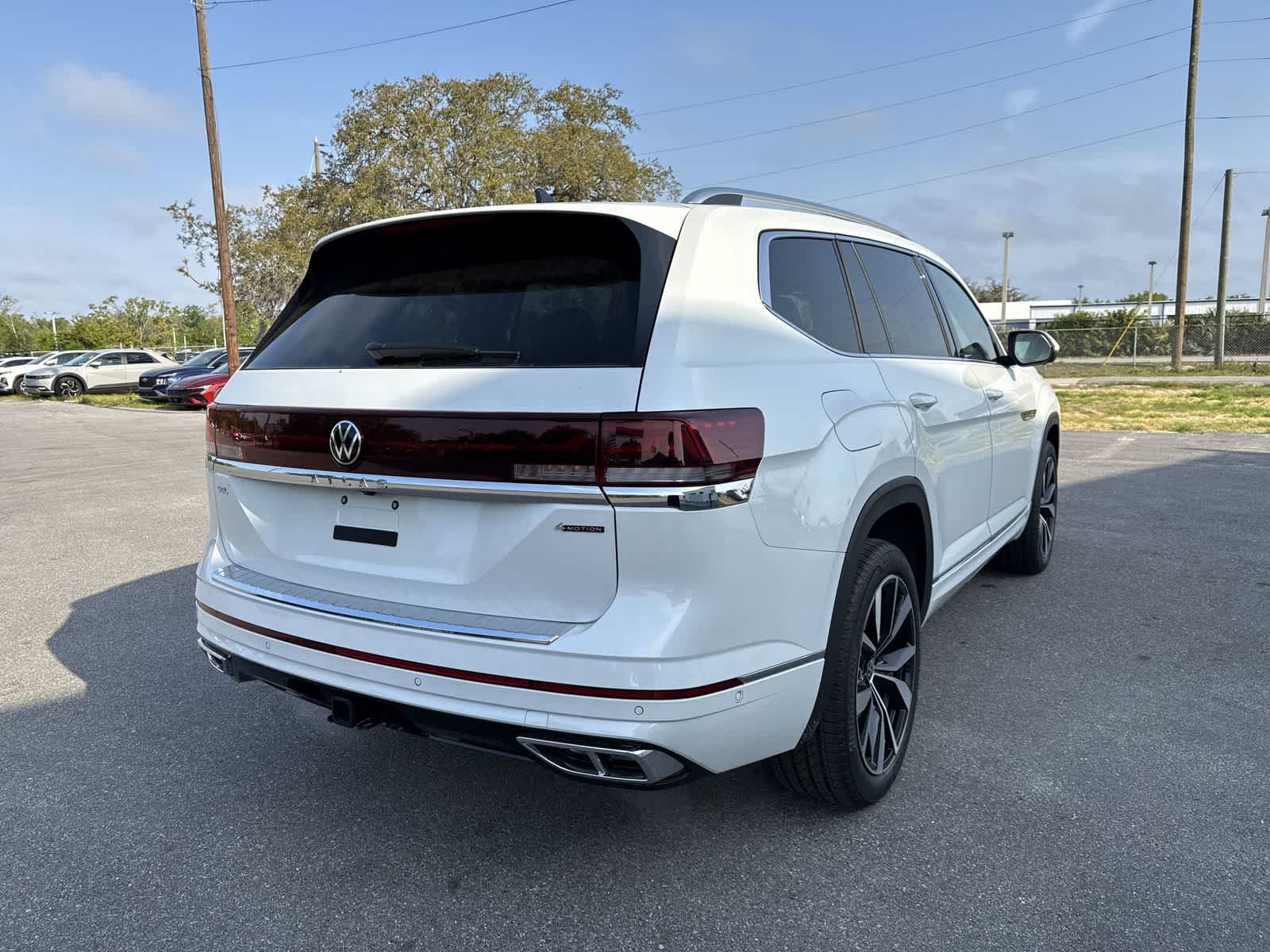 2026 Volkswagen Atlas 2.0T SEL Premium R-Line