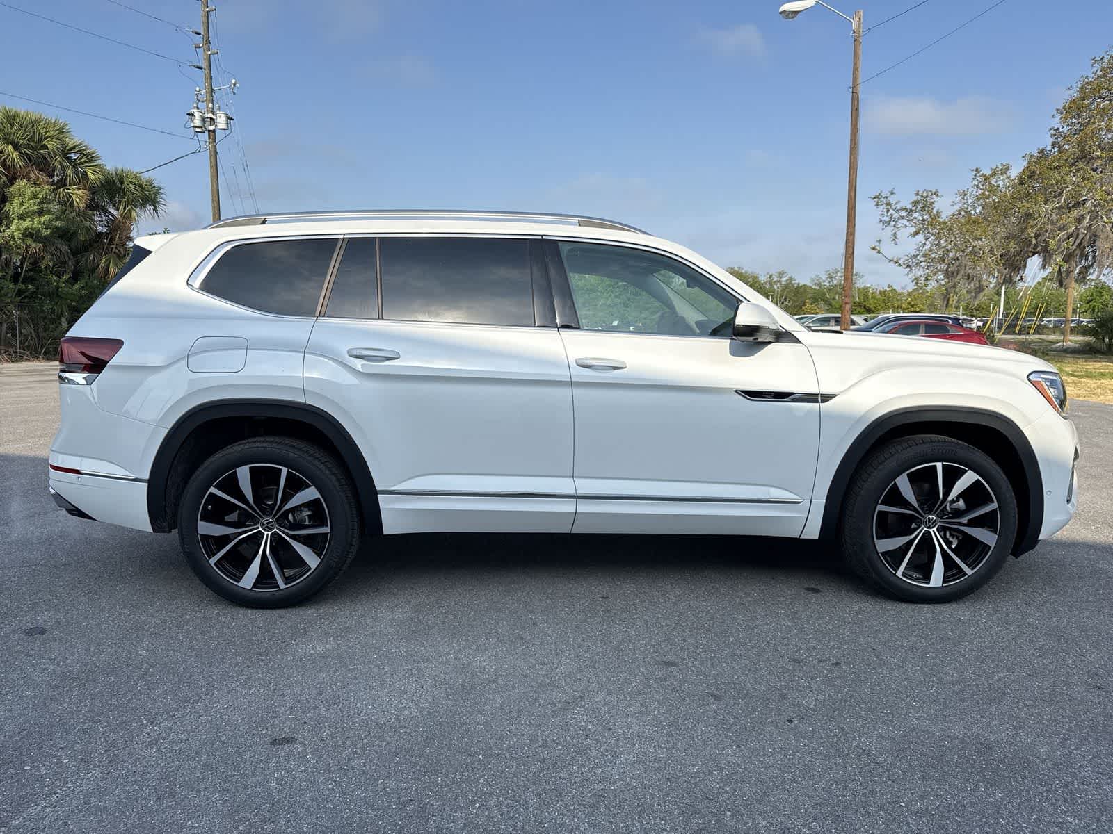 2026 Volkswagen Atlas 2.0T SEL Premium R-Line