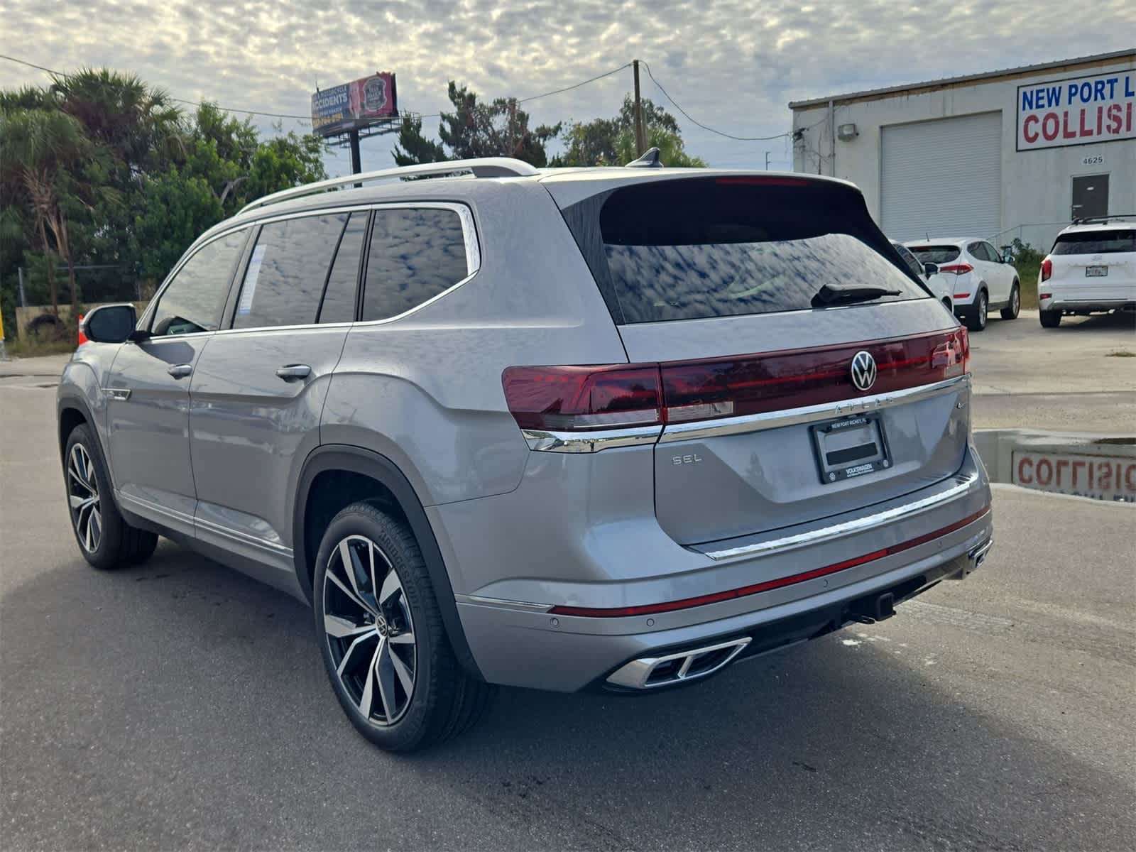 2026 Volkswagen Atlas 2.0T SEL Premium R-Line