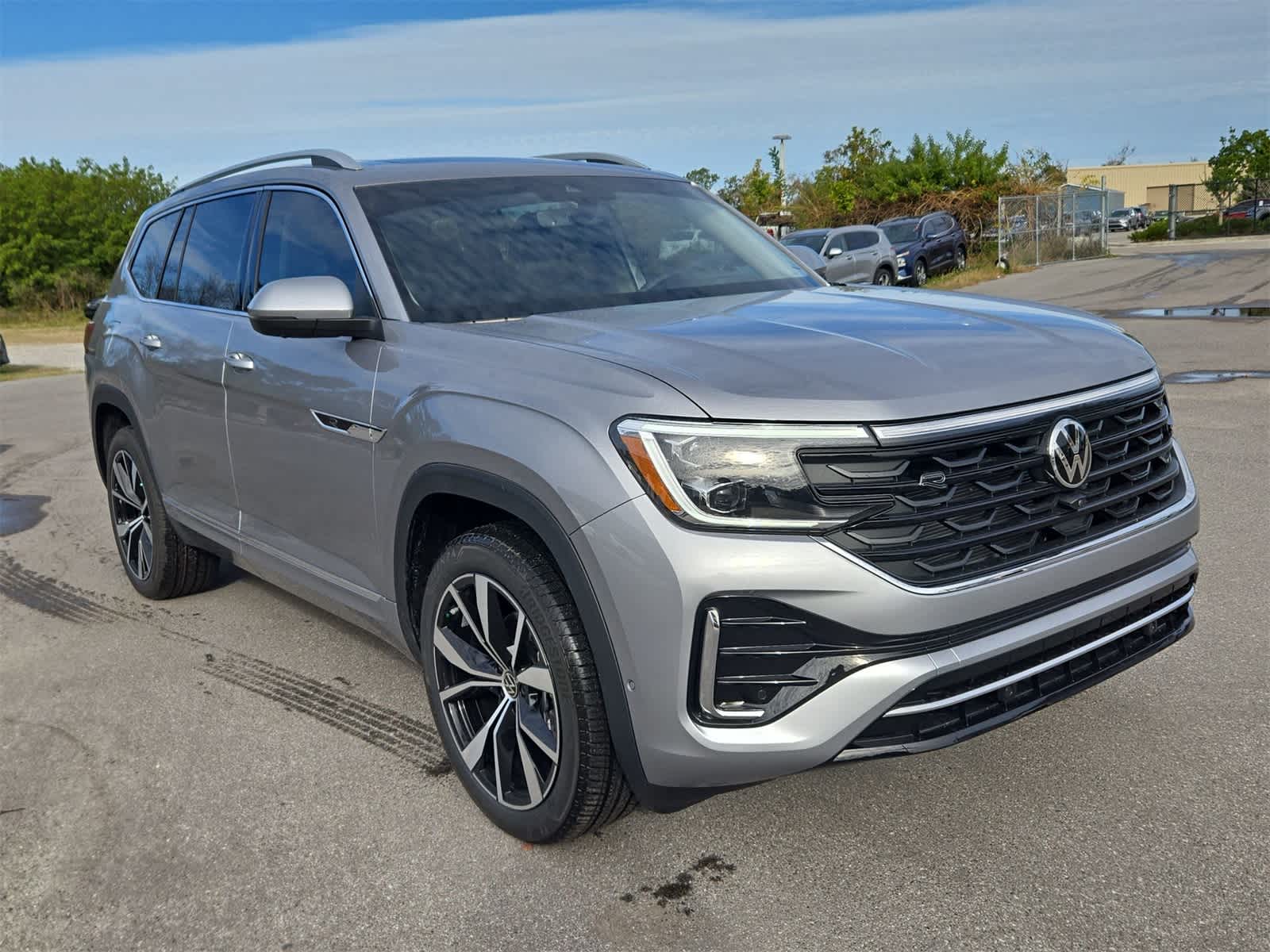 2026 Volkswagen Atlas 2.0T SEL Premium R-Line