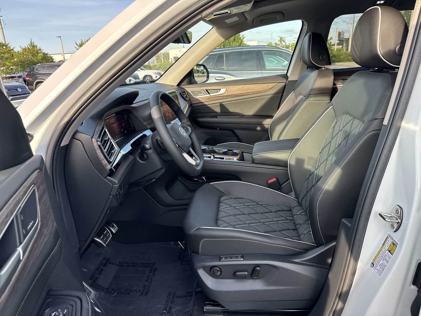 2026 Volkswagen Atlas 2.0T SEL Premium R-Line