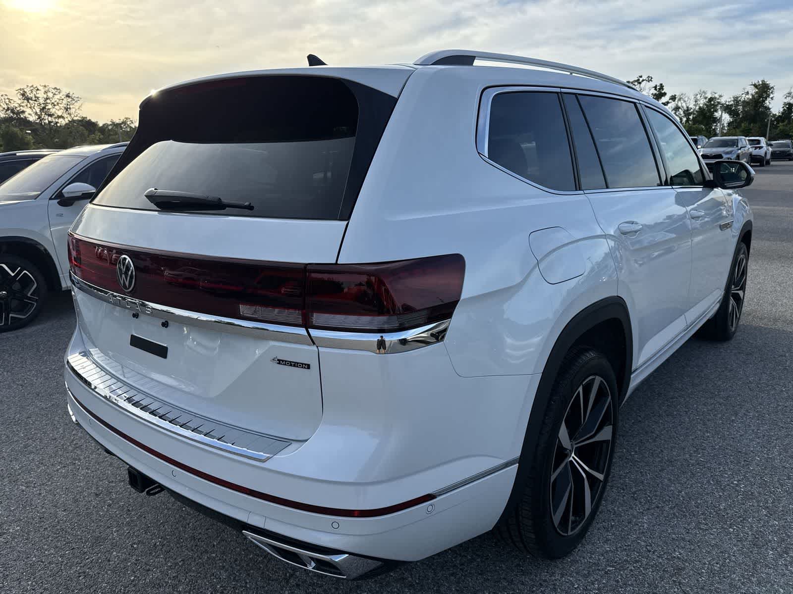 2026 Volkswagen Atlas 2.0T SEL Premium R-Line