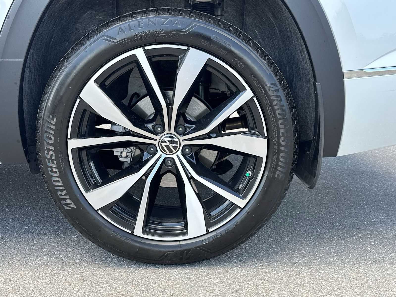2026 Volkswagen Atlas 2.0T SEL Premium R-Line