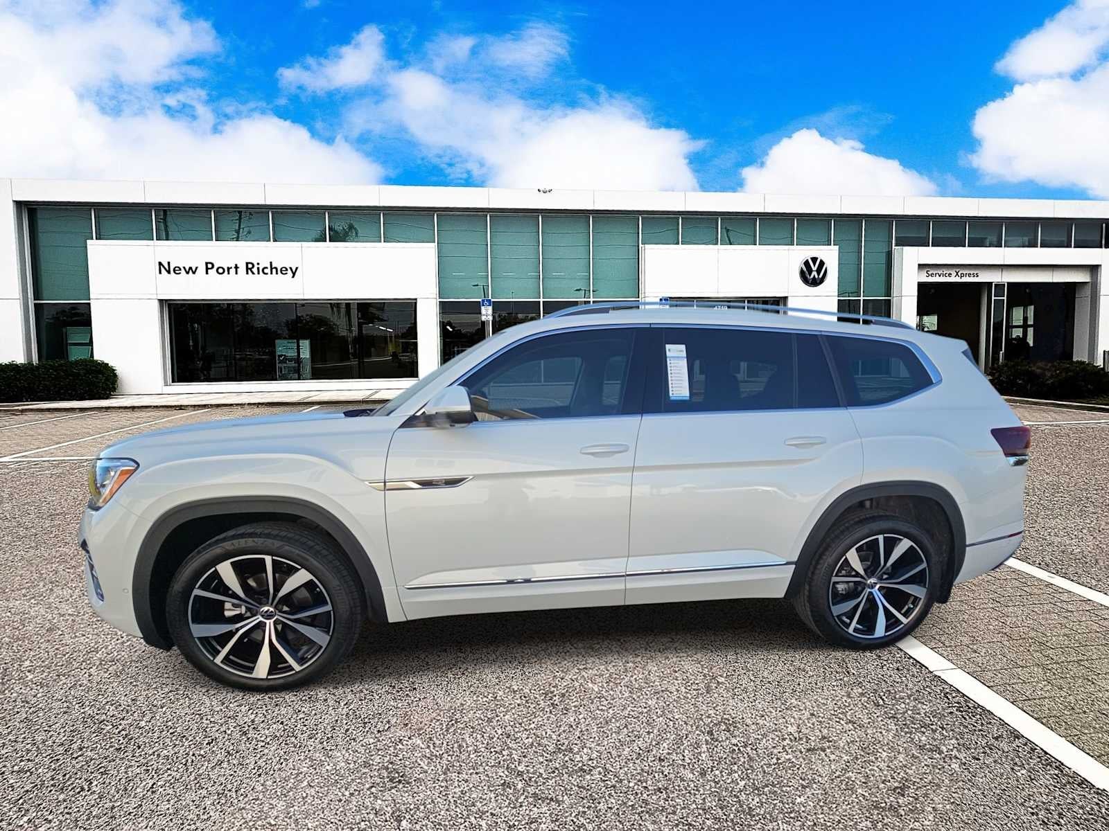 2026 Volkswagen Atlas 2.0T SEL Premium R-Line