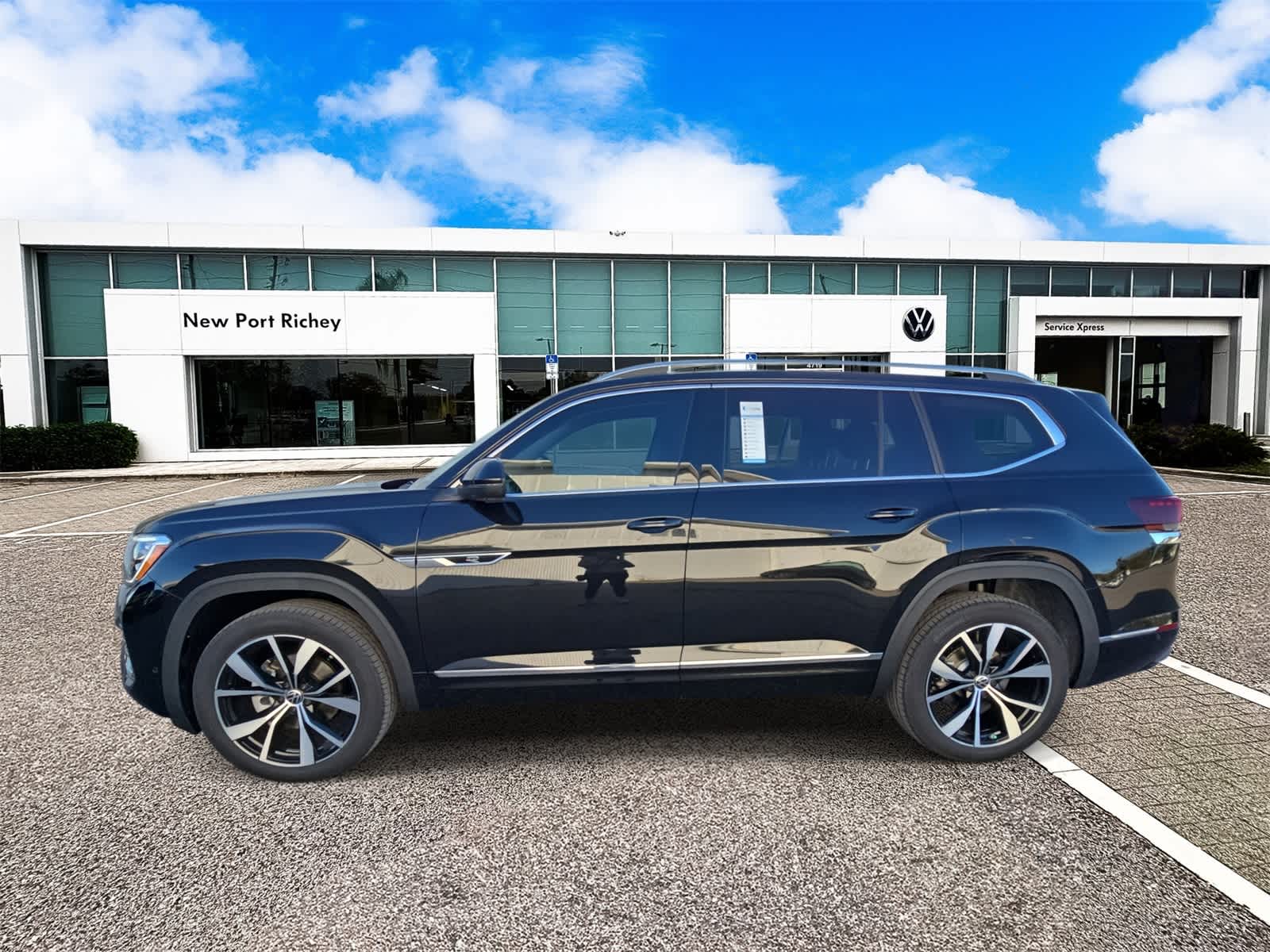 2026 Volkswagen Atlas 2.0T SEL Premium R-Line