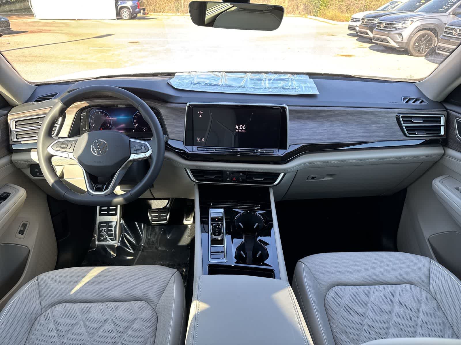 2026 Volkswagen Atlas 2.0T SEL Premium R-Line