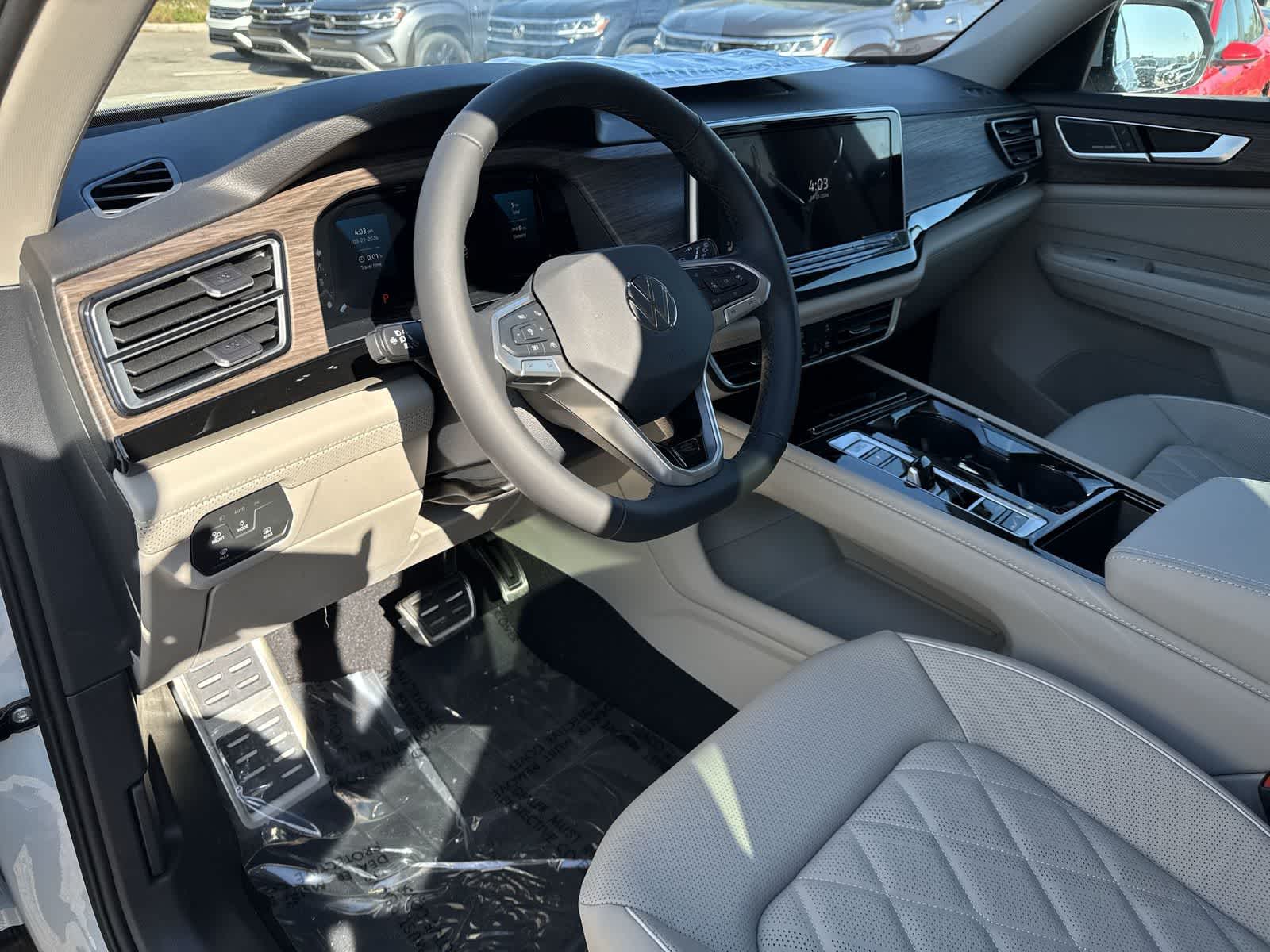 2026 Volkswagen Atlas 2.0T SEL Premium R-Line