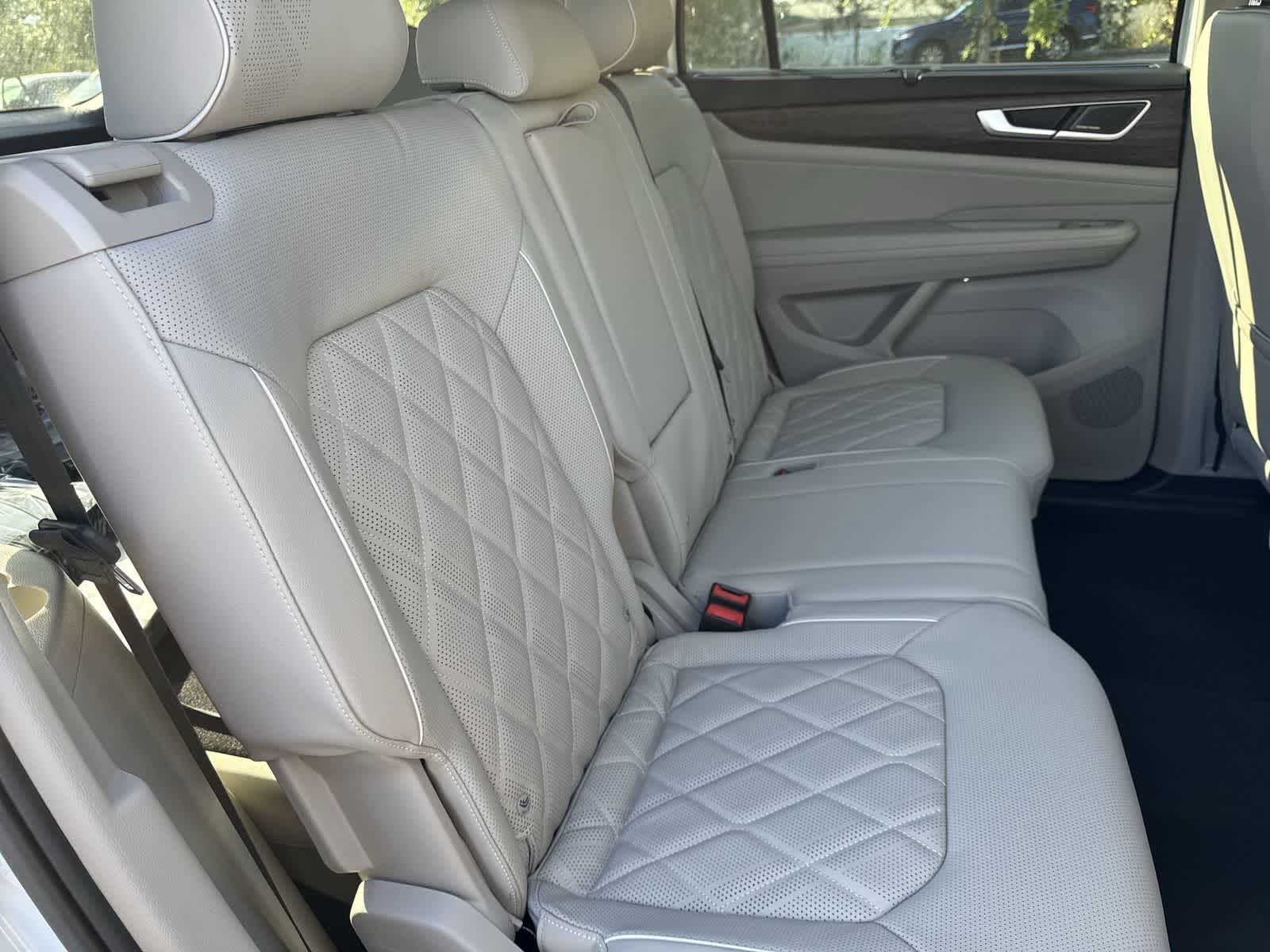 2026 Volkswagen Atlas 2.0T SEL Premium R-Line