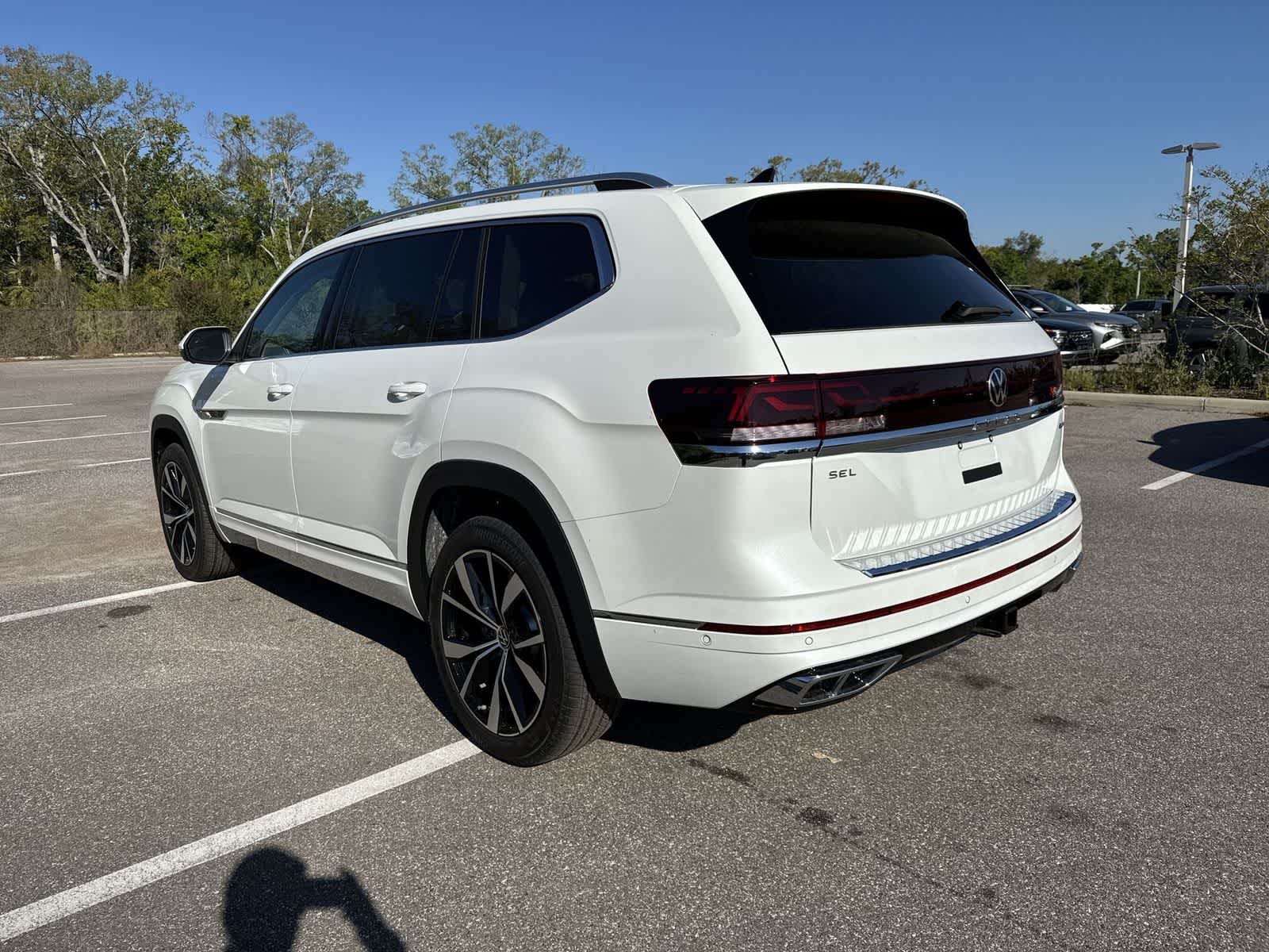 2026 Volkswagen Atlas 2.0T SEL Premium R-Line