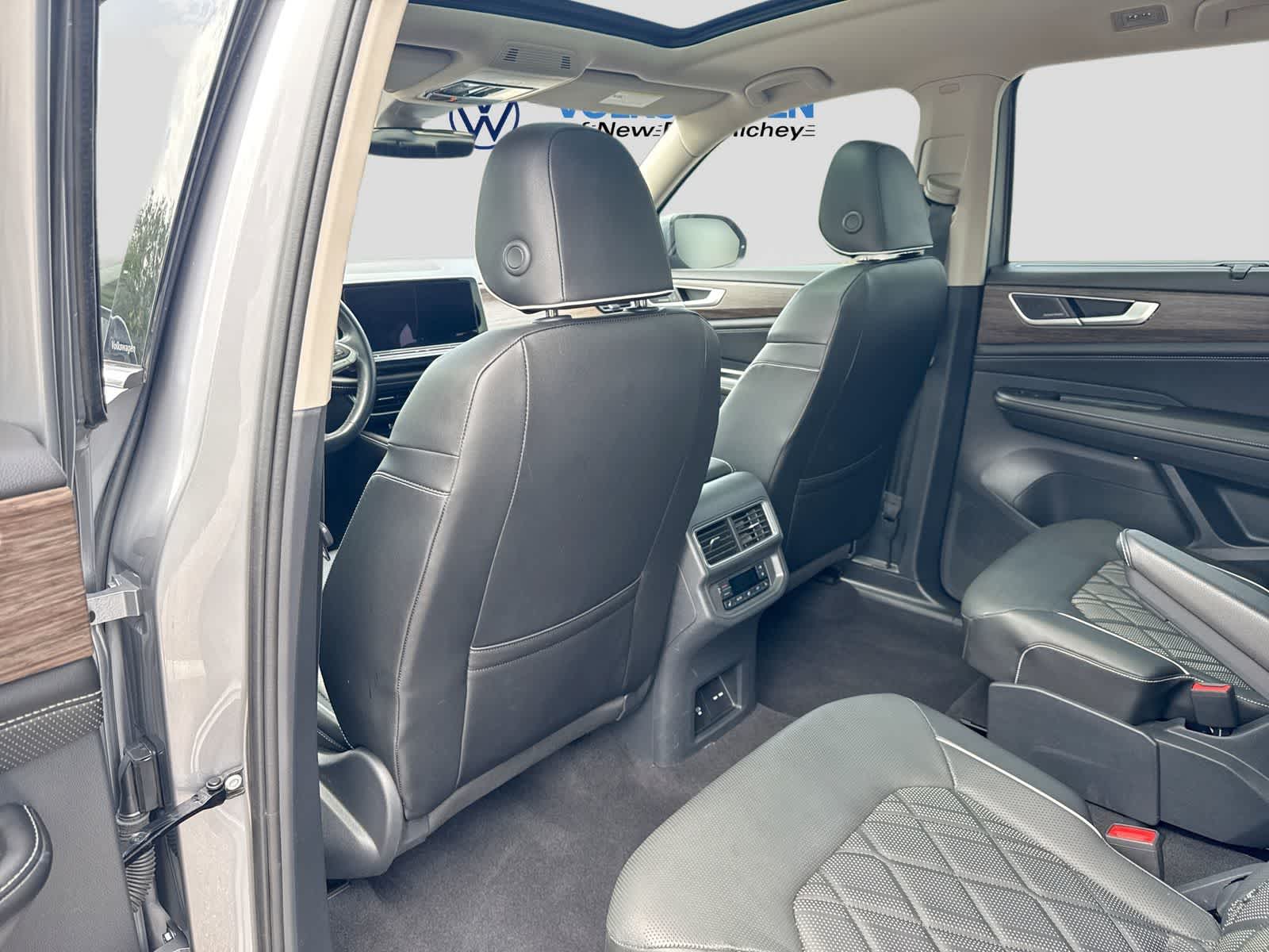 2024 Volkswagen Atlas 2.0T SEL Premium R-Line