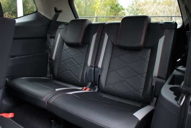 2024 Volkswagen Atlas 2.0T Peak Edition SEL