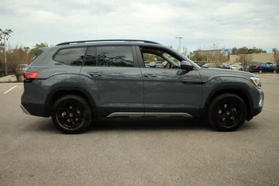 2024 Volkswagen Atlas 2.0T Peak Edition SEL