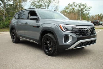 2024 Volkswagen Atlas 2.0T Peak Edition SEL