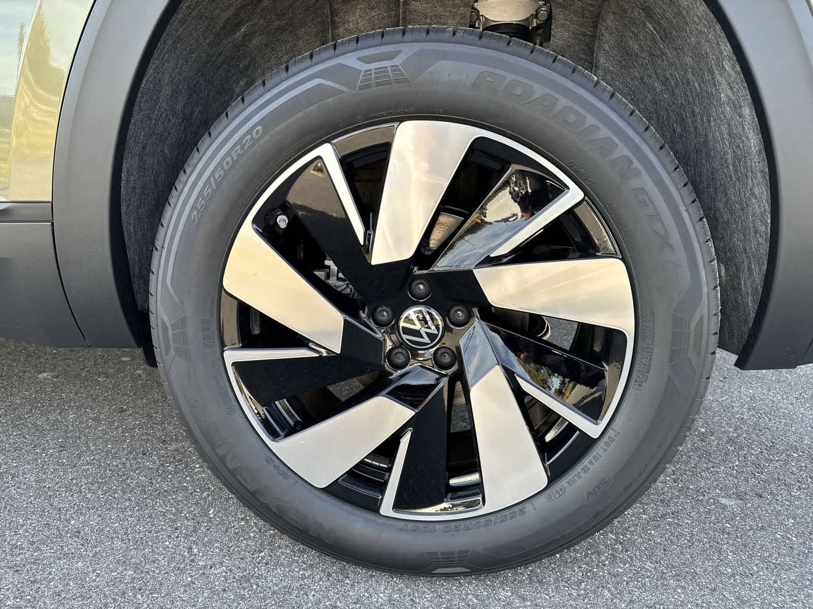 2026 Volkswagen Atlas Cross Sport 2.0T SE W/TECHNOLOGY