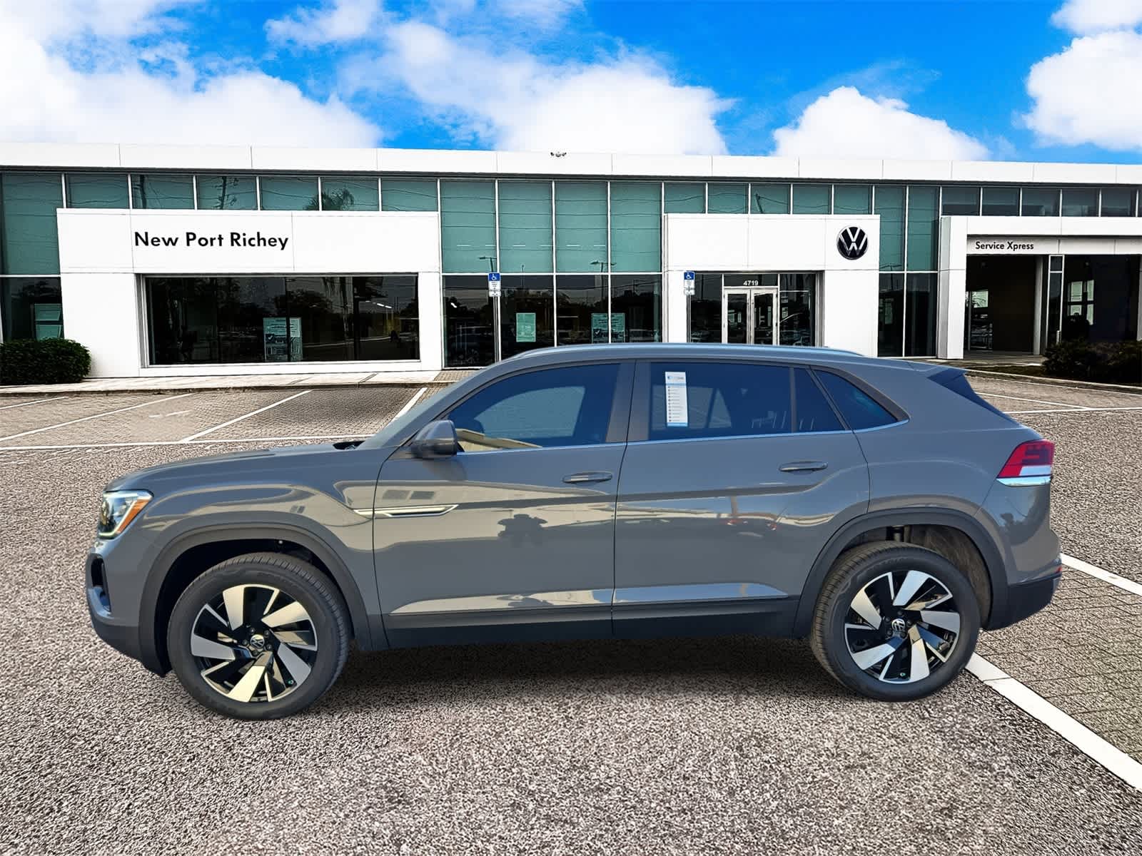 2026 Volkswagen Atlas Cross Sport 2.0T SE W/TECHNOLOGY