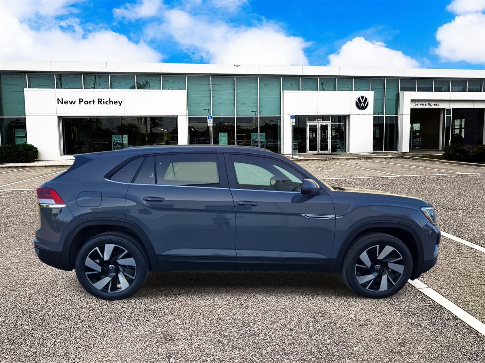 2026 Volkswagen Atlas Cross Sport 2.0T SE W/TECHNOLOGY