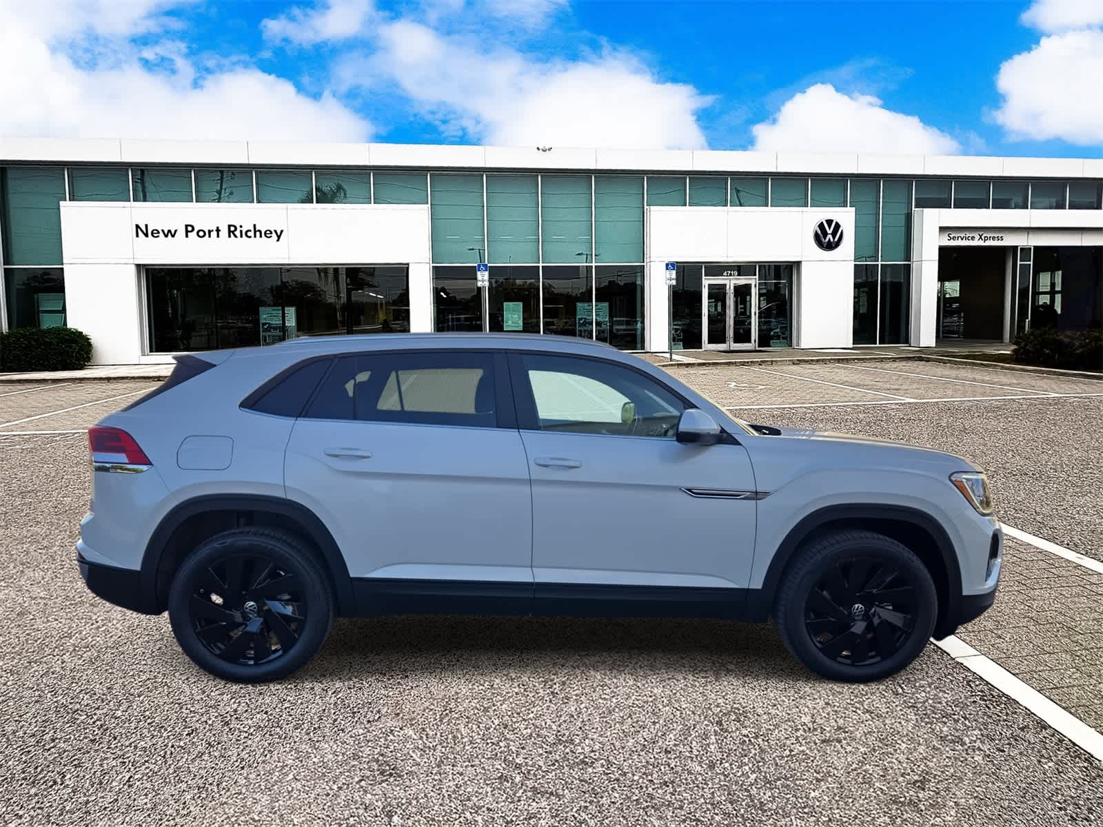 2026 Volkswagen Atlas Cross Sport 2.0T SE W/TECHNOLOGY