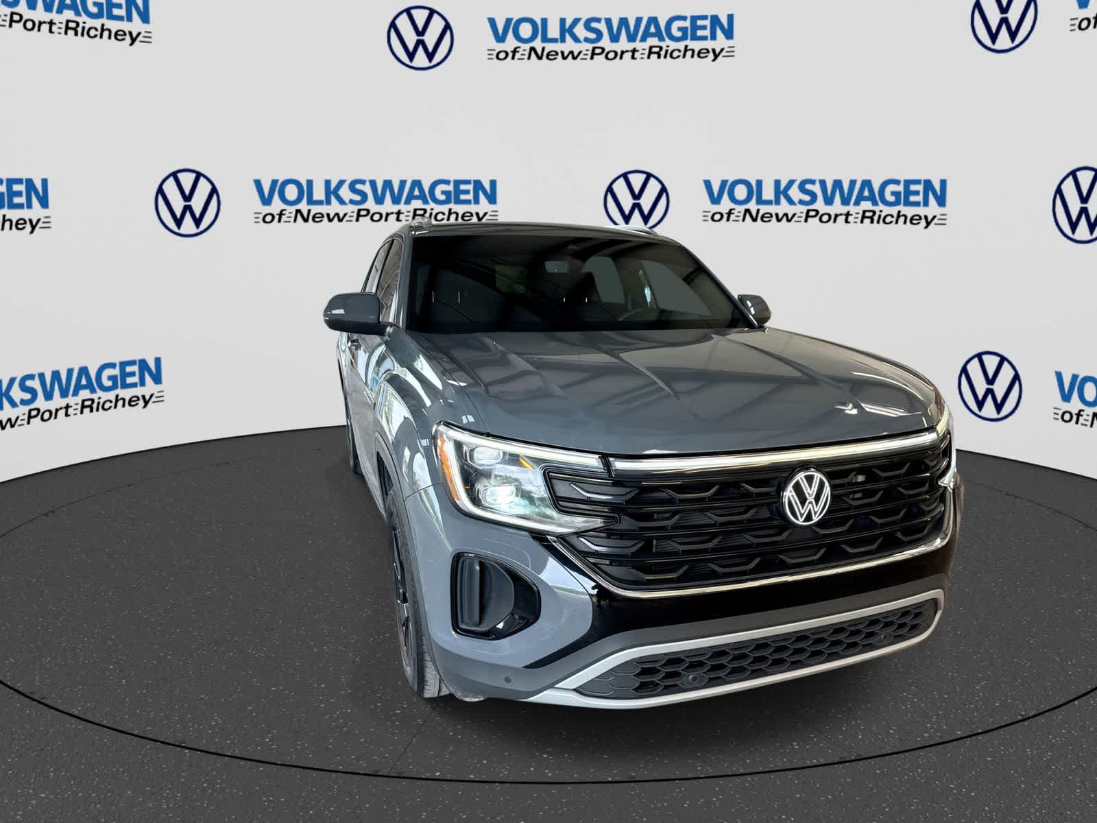 2024 Volkswagen Atlas Cross Sport 2.0T SE w/Technology