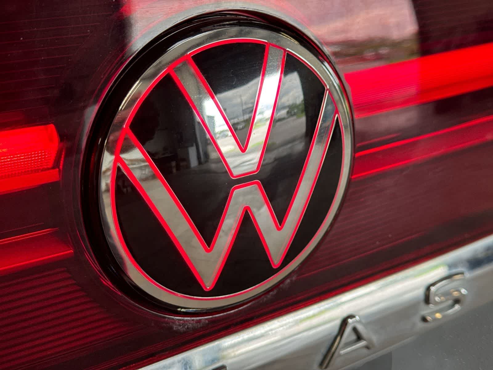 2024 Volkswagen Atlas Cross Sport 2.0T SE w/Technology