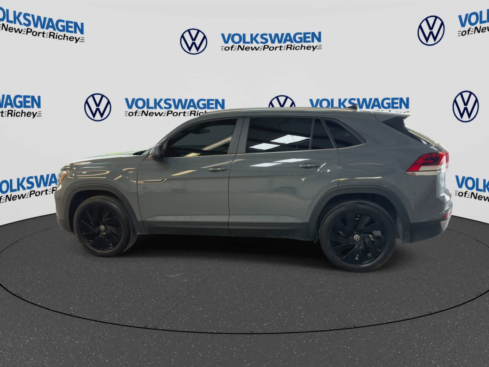 2024 Volkswagen Atlas Cross Sport 2.0T SE w/Technology