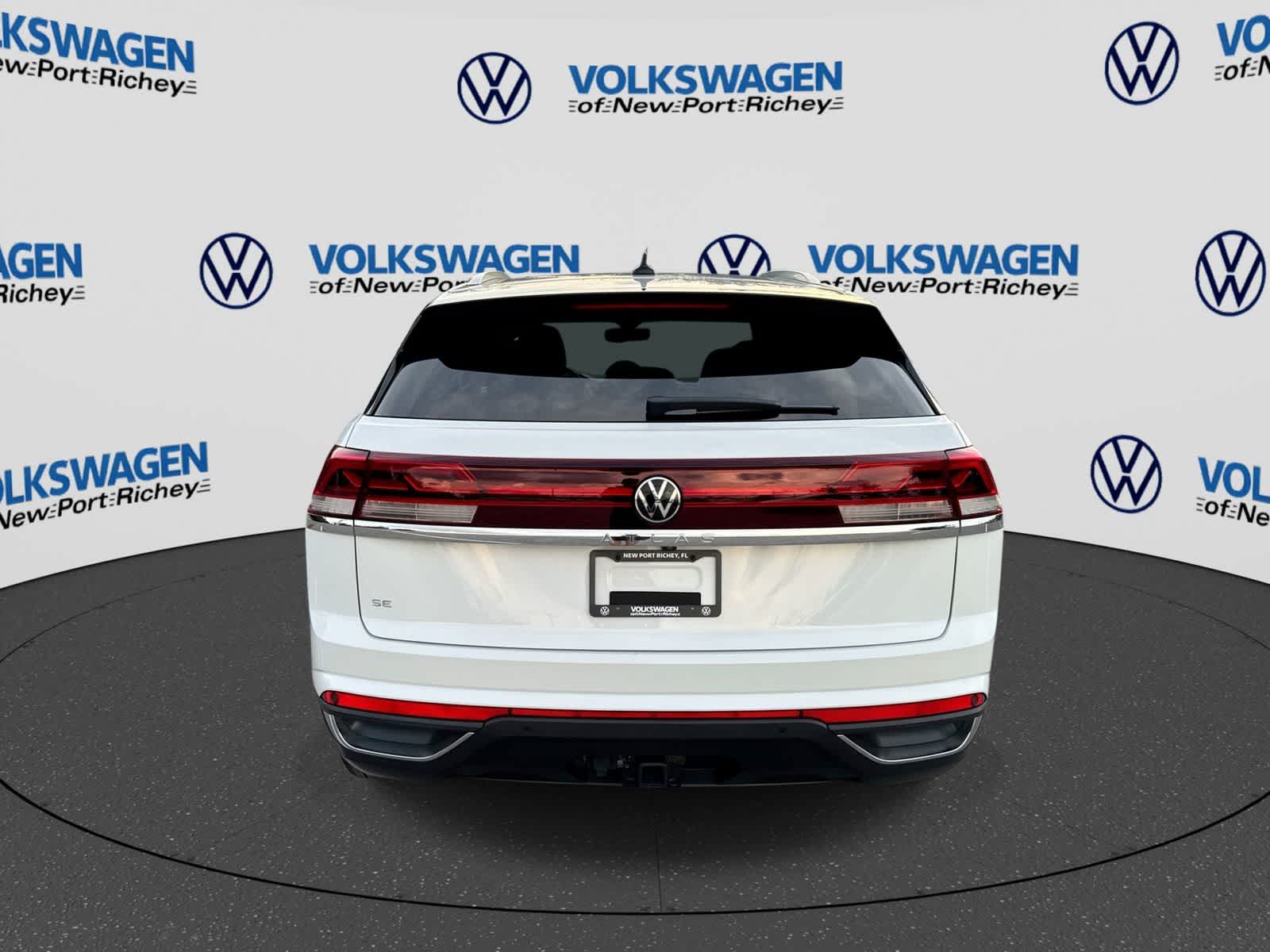 2024 Volkswagen Atlas Cross Sport 2.0T SE w/Technology