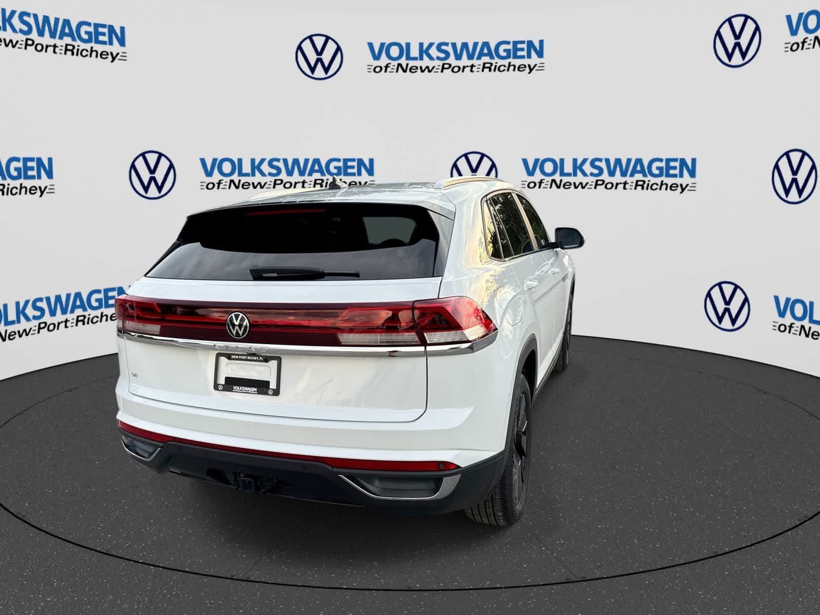 2024 Volkswagen Atlas Cross Sport 2.0T SE w/Technology