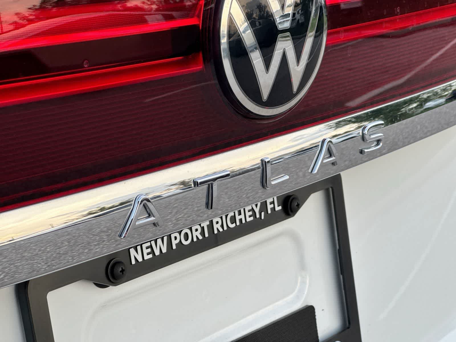 2024 Volkswagen Atlas Cross Sport 2.0T SE w/Technology