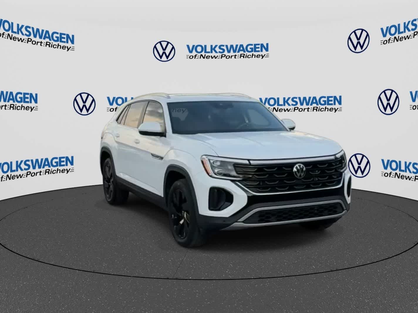 2024 Volkswagen Atlas Cross Sport 2.0T SE w/Technology