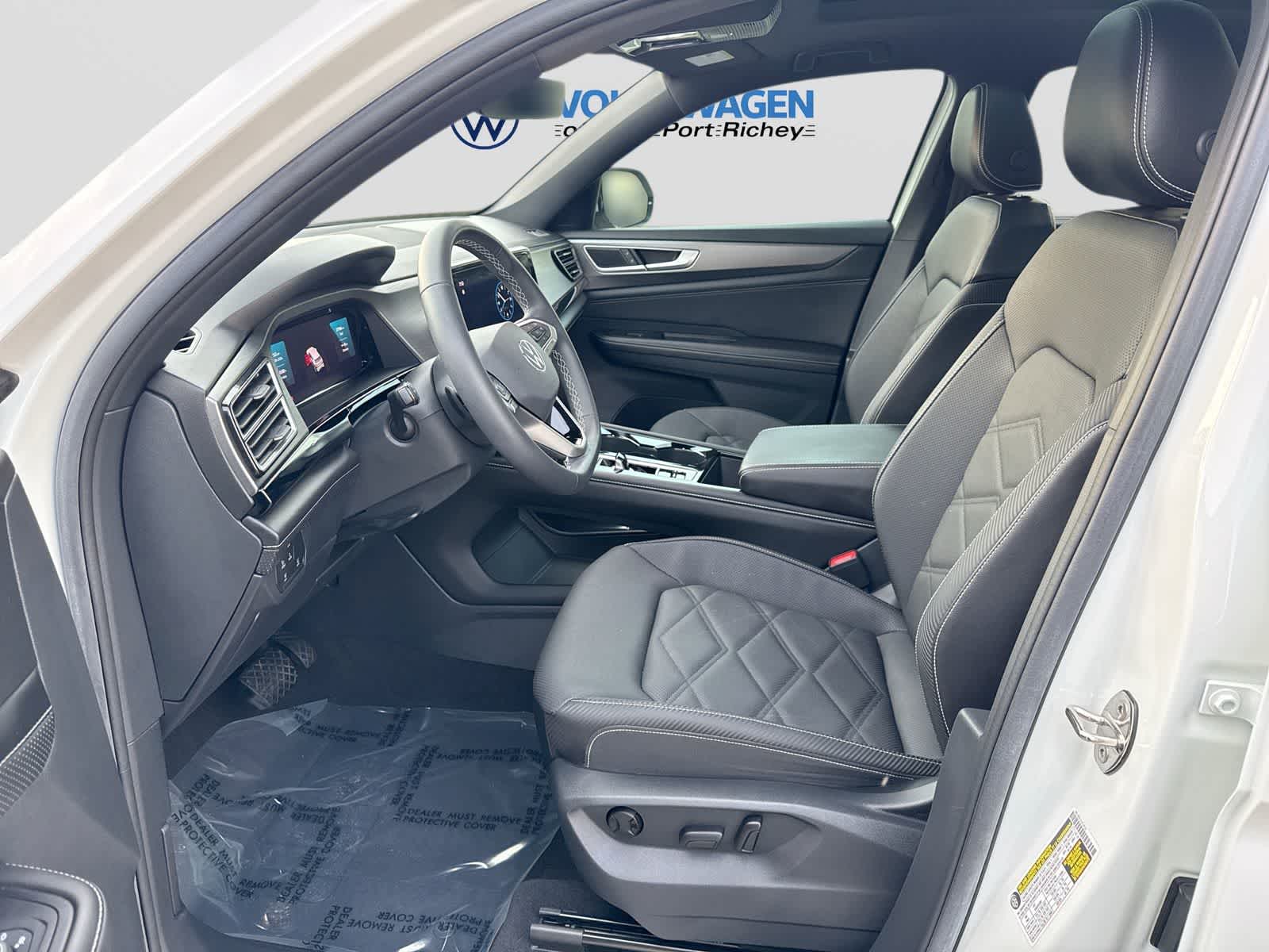 2024 Volkswagen Atlas Cross Sport 2.0T SE w/Technology