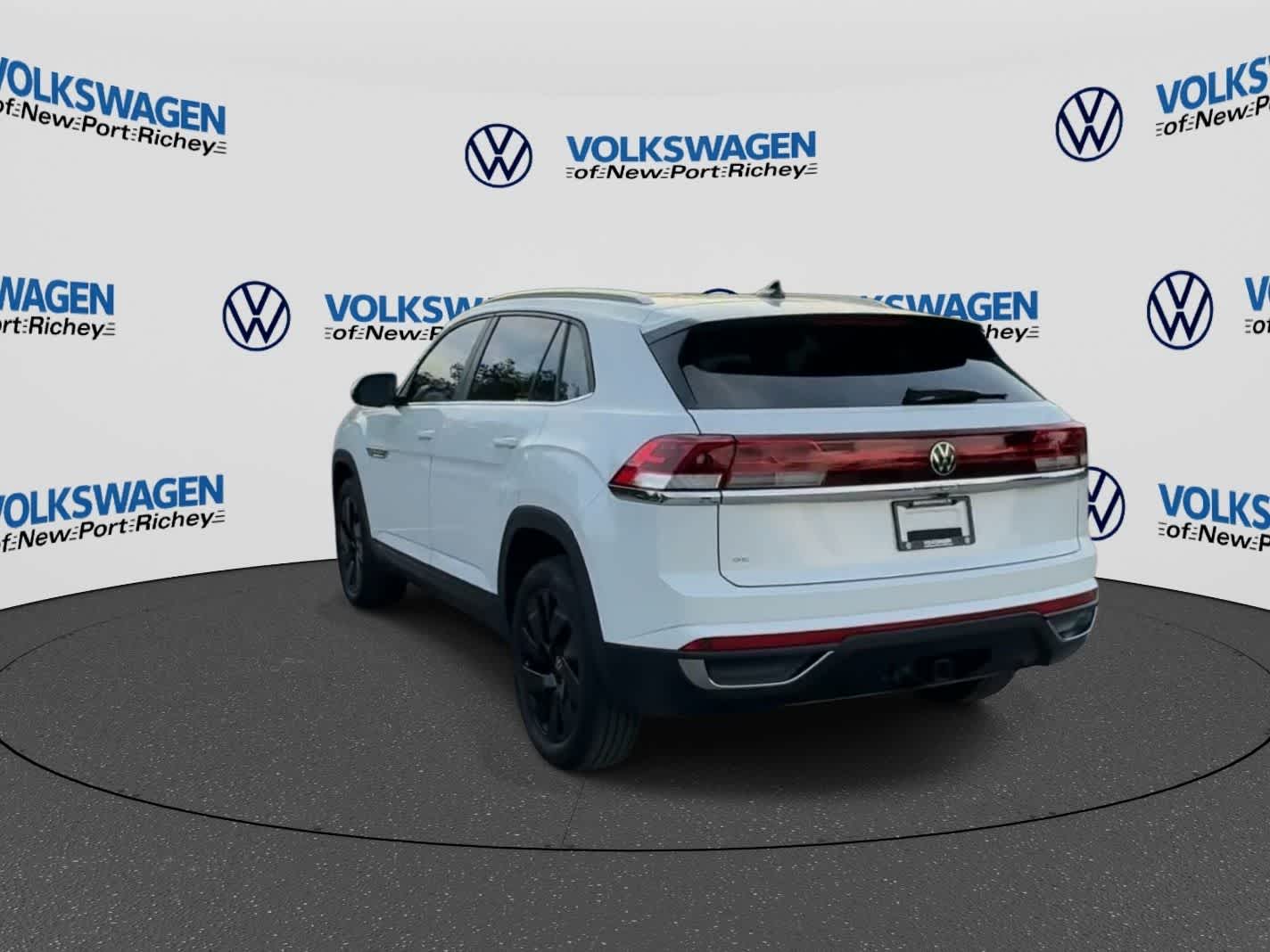 2024 Volkswagen Atlas Cross Sport 2.0T SE w/Technology