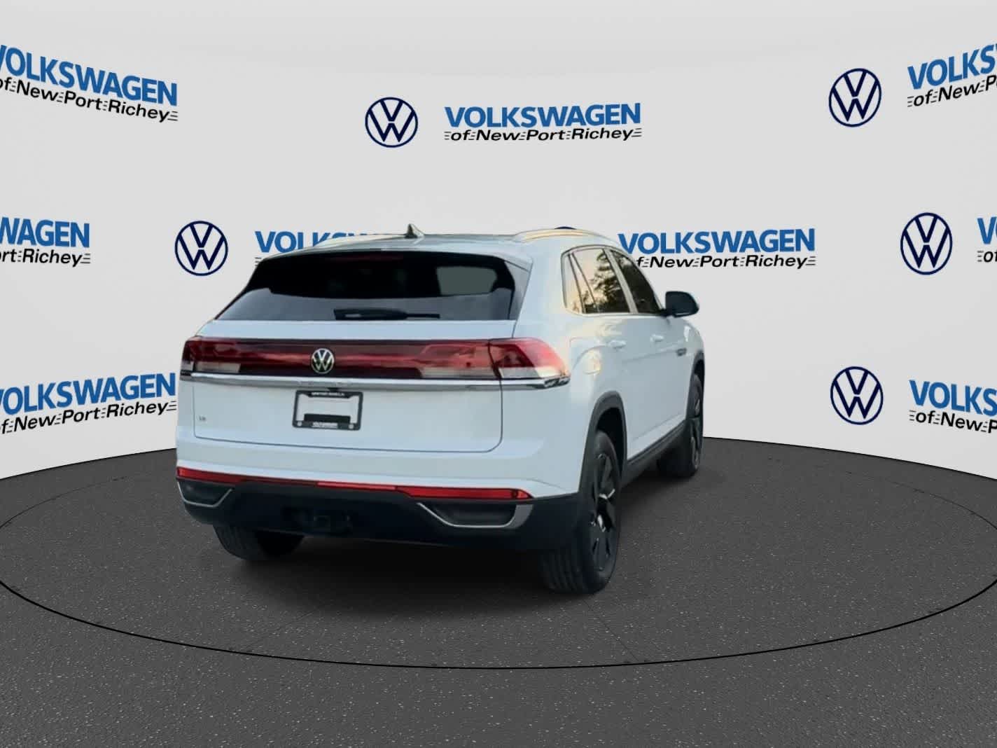 2024 Volkswagen Atlas Cross Sport 2.0T SE w/Technology