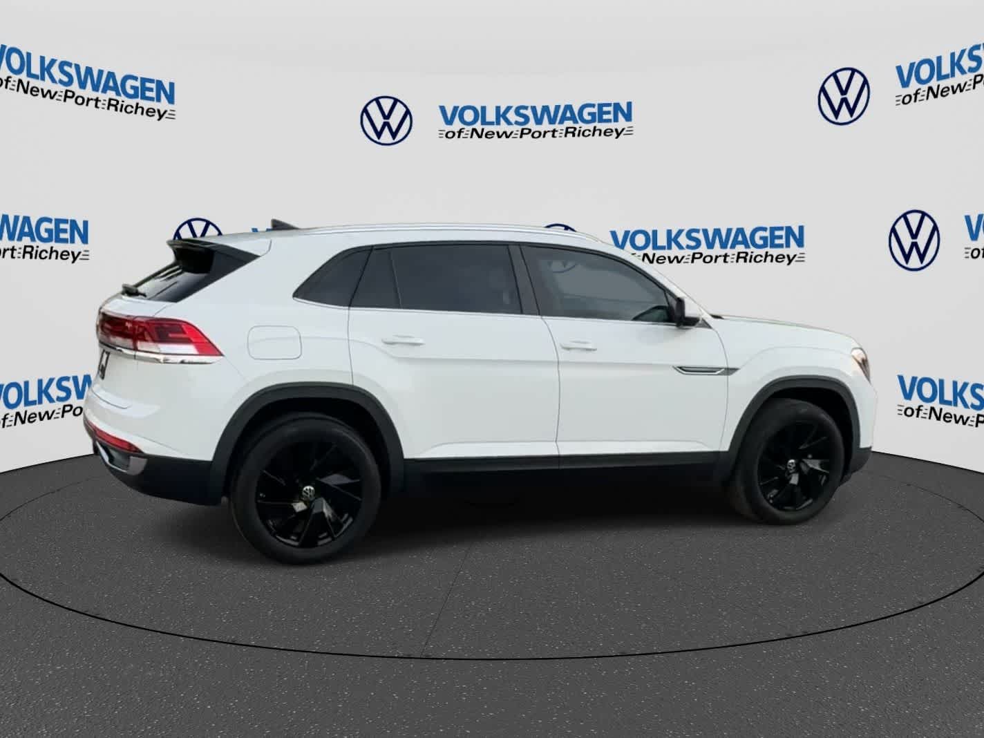 2024 Volkswagen Atlas Cross Sport 2.0T SE w/Technology