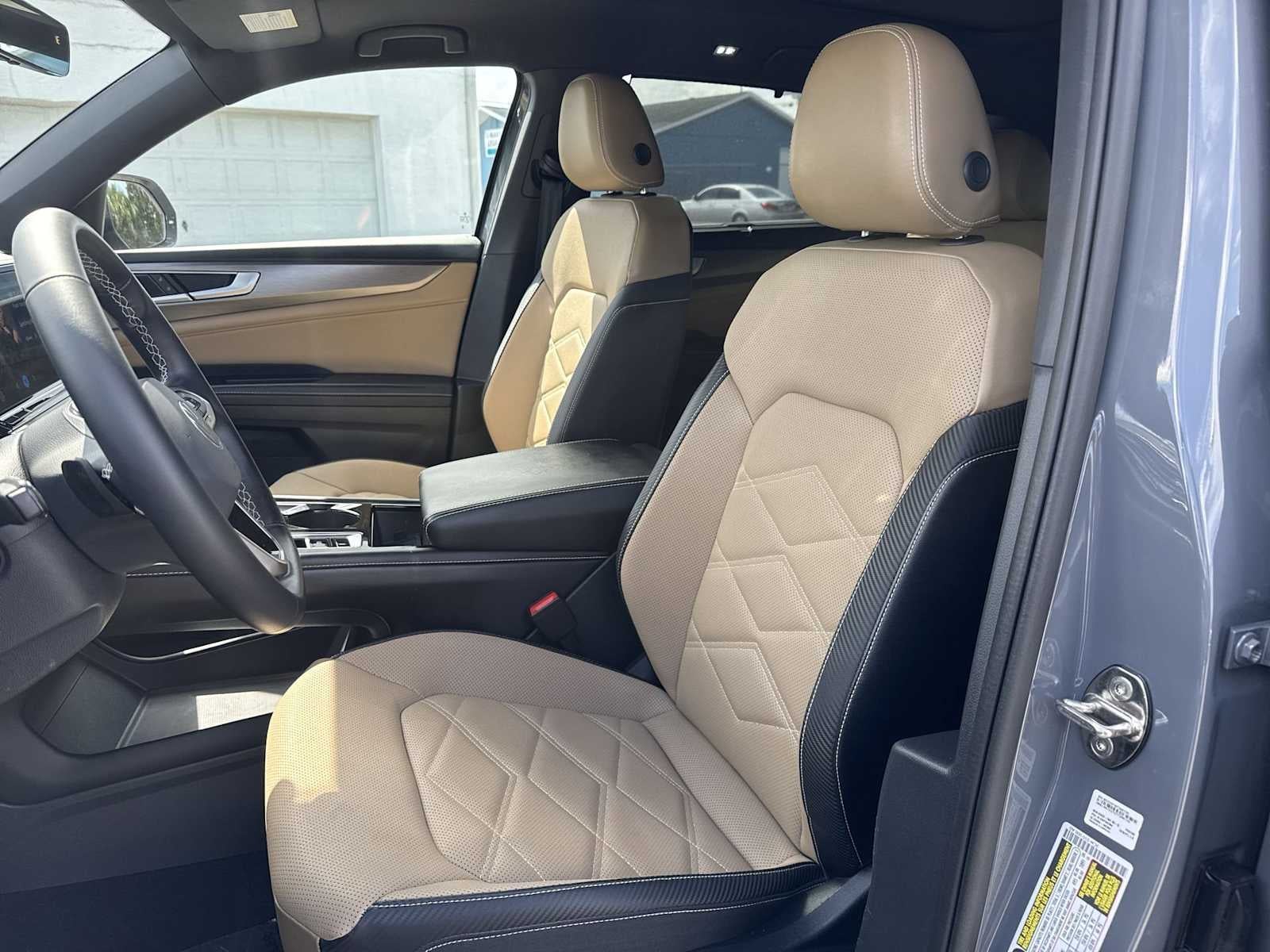 2024 Volkswagen Atlas Cross Sport 2.0T SE w/Technology