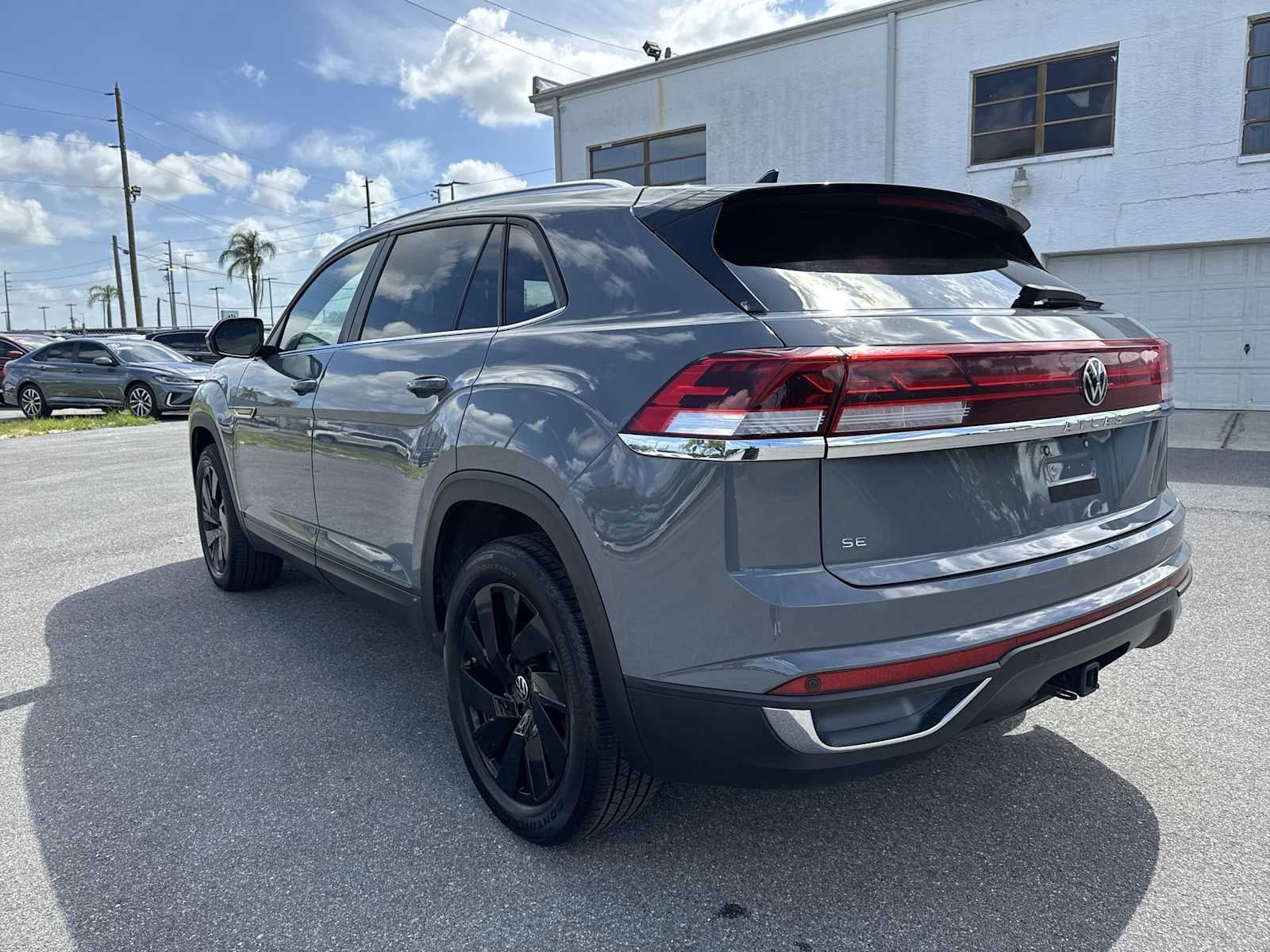 2024 Volkswagen Atlas Cross Sport 2.0T SE w/Technology