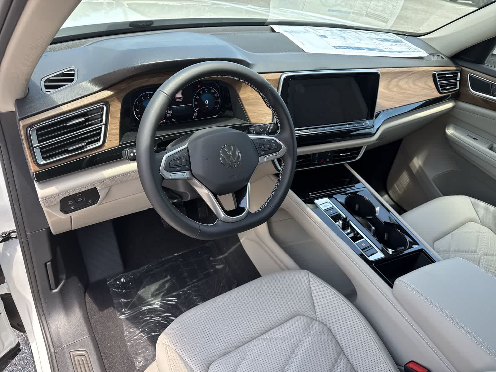 2026 Volkswagen Atlas 2.0T SE W/TECHNOLOGY