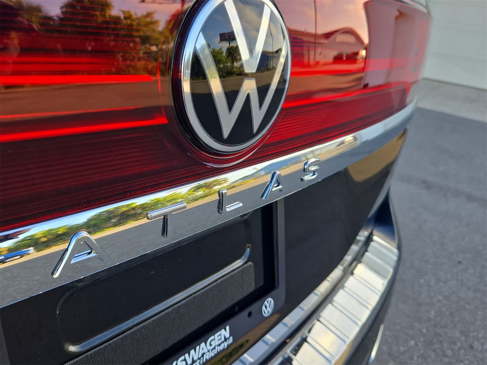 2026 Volkswagen Atlas 2.0T SE w/ Technology