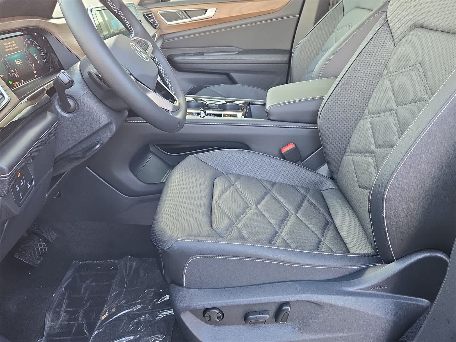 2026 Volkswagen Atlas 2.0T SE w/ Technology