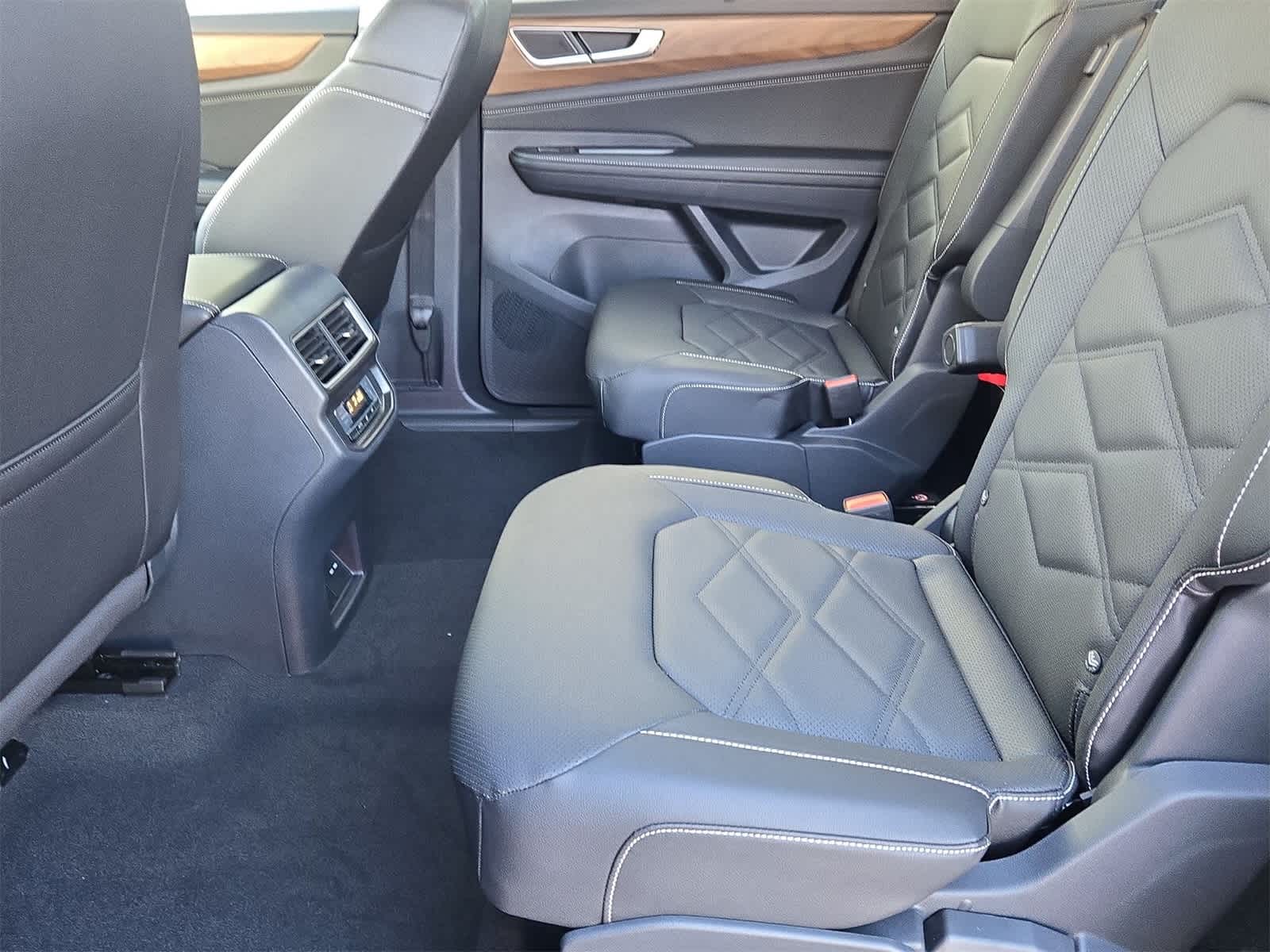 2026 Volkswagen Atlas 2.0T SE w/ Technology