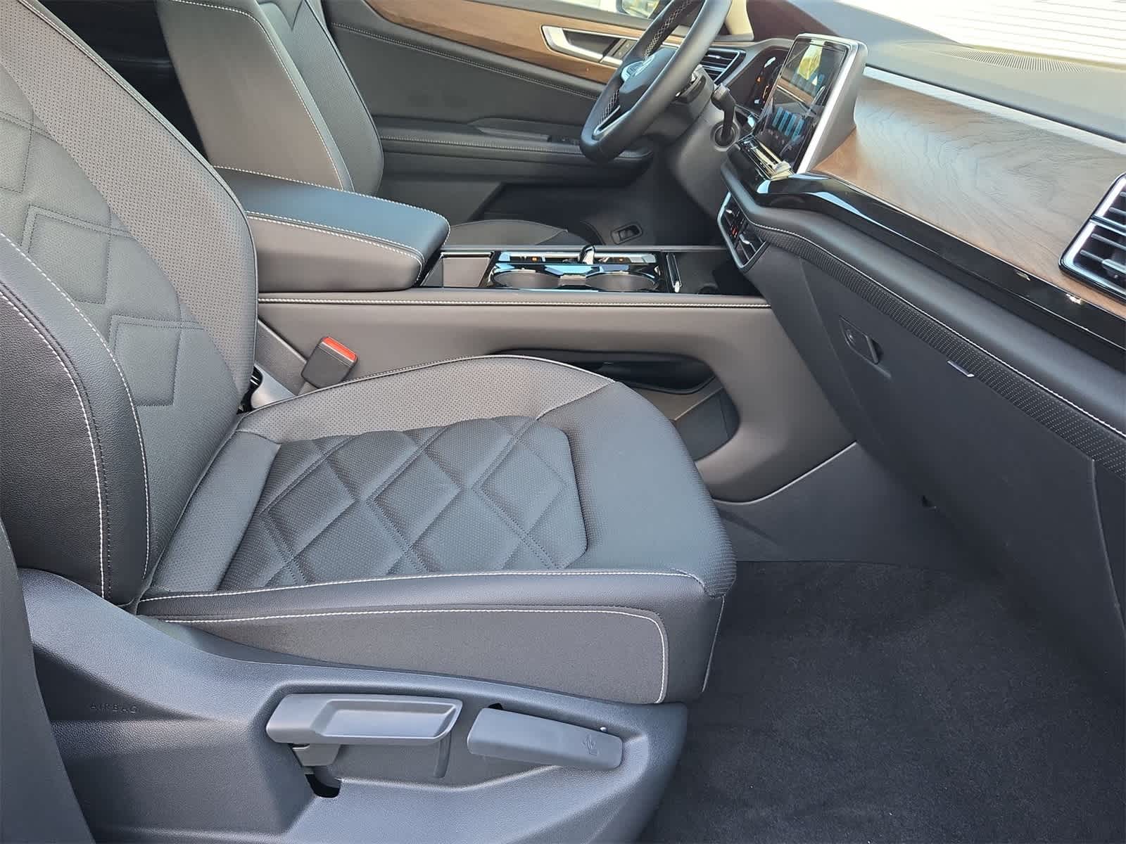 2026 Volkswagen Atlas 2.0T SE w/ Technology