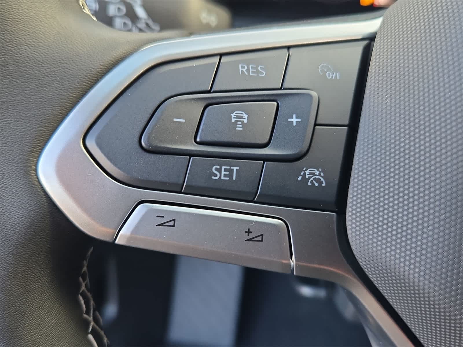 2026 Volkswagen Atlas 2.0T SE w/ Technology