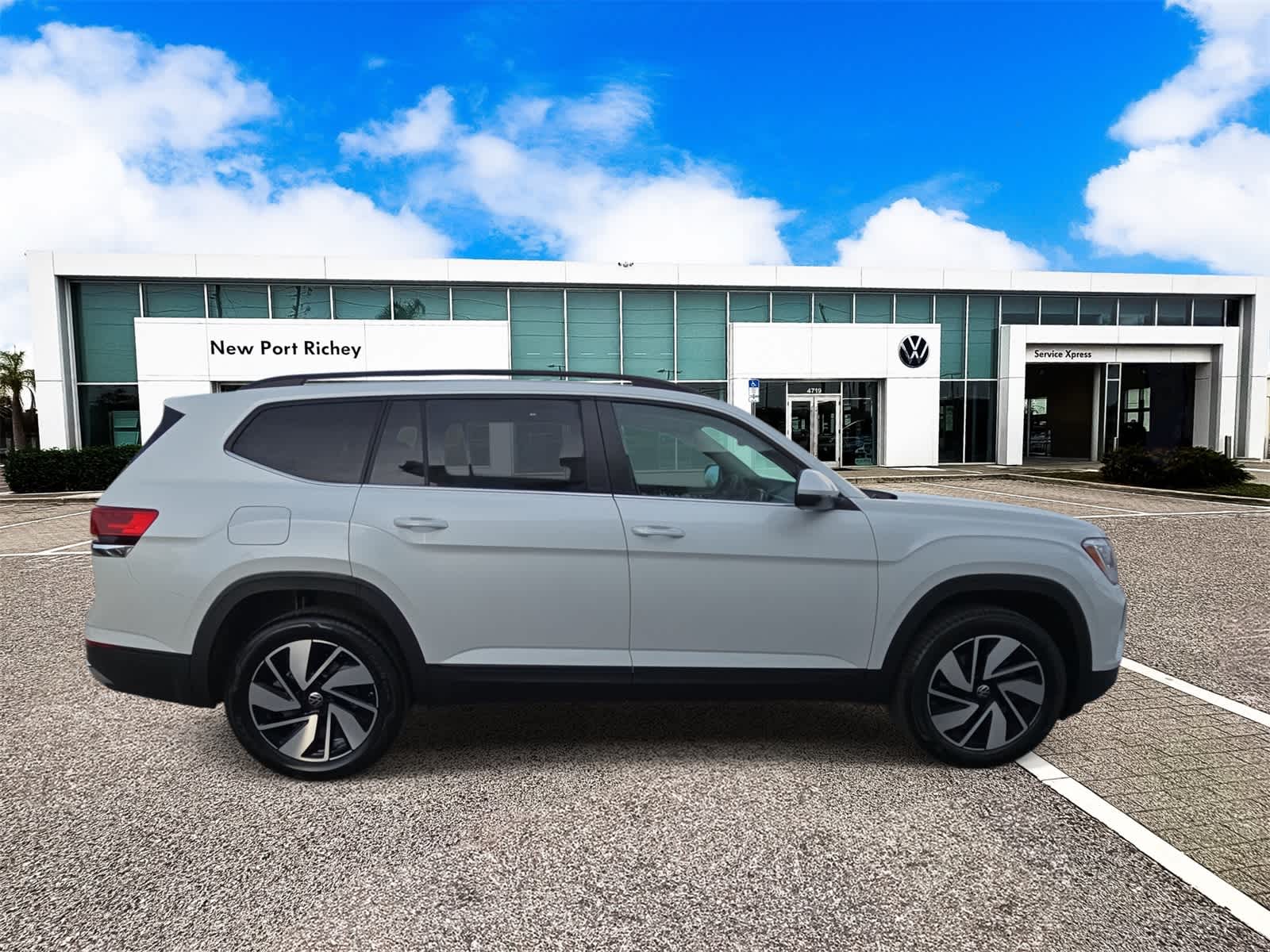 2026 Volkswagen Atlas 2.0T SE W/TECHNOLOGY