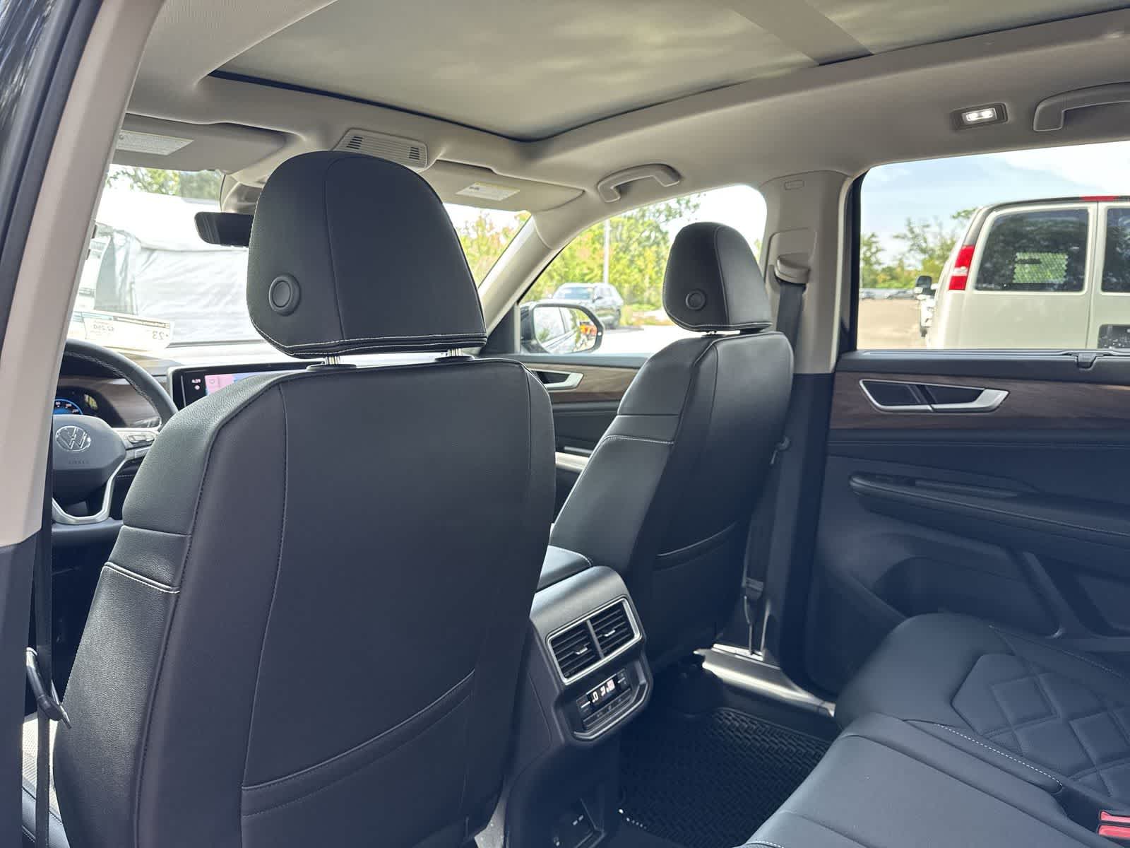 2026 Volkswagen Atlas 2.0T SE W/TECHNOLOGY