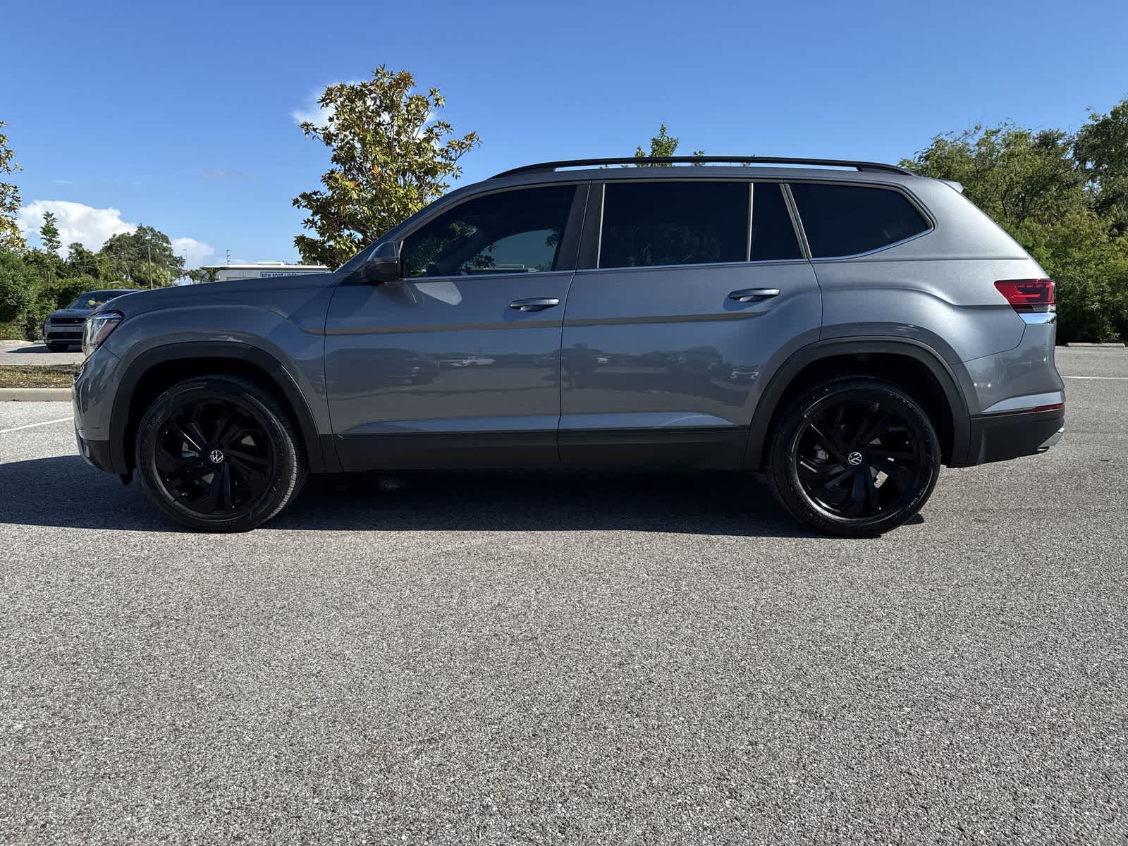 2023 Volkswagen Atlas 2.0T SE w/Technology