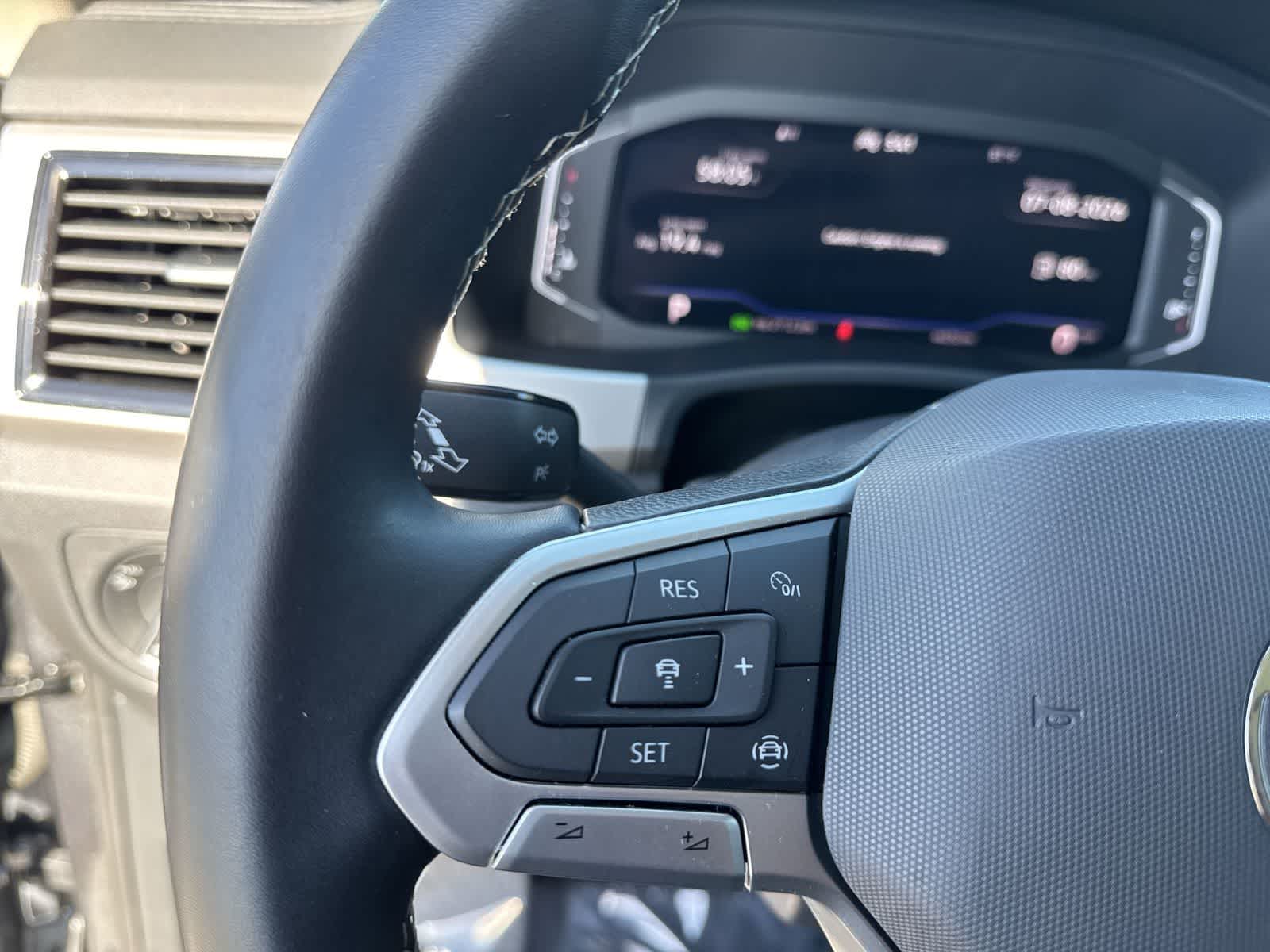 2023 Volkswagen Atlas 2.0T SE w/Technology
