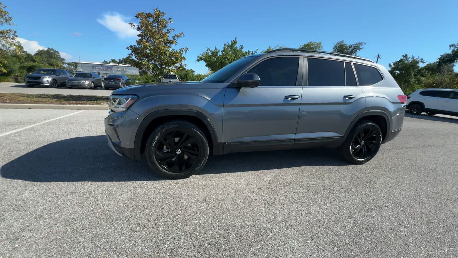 2023 Volkswagen Atlas 2.0T SE w/Technology